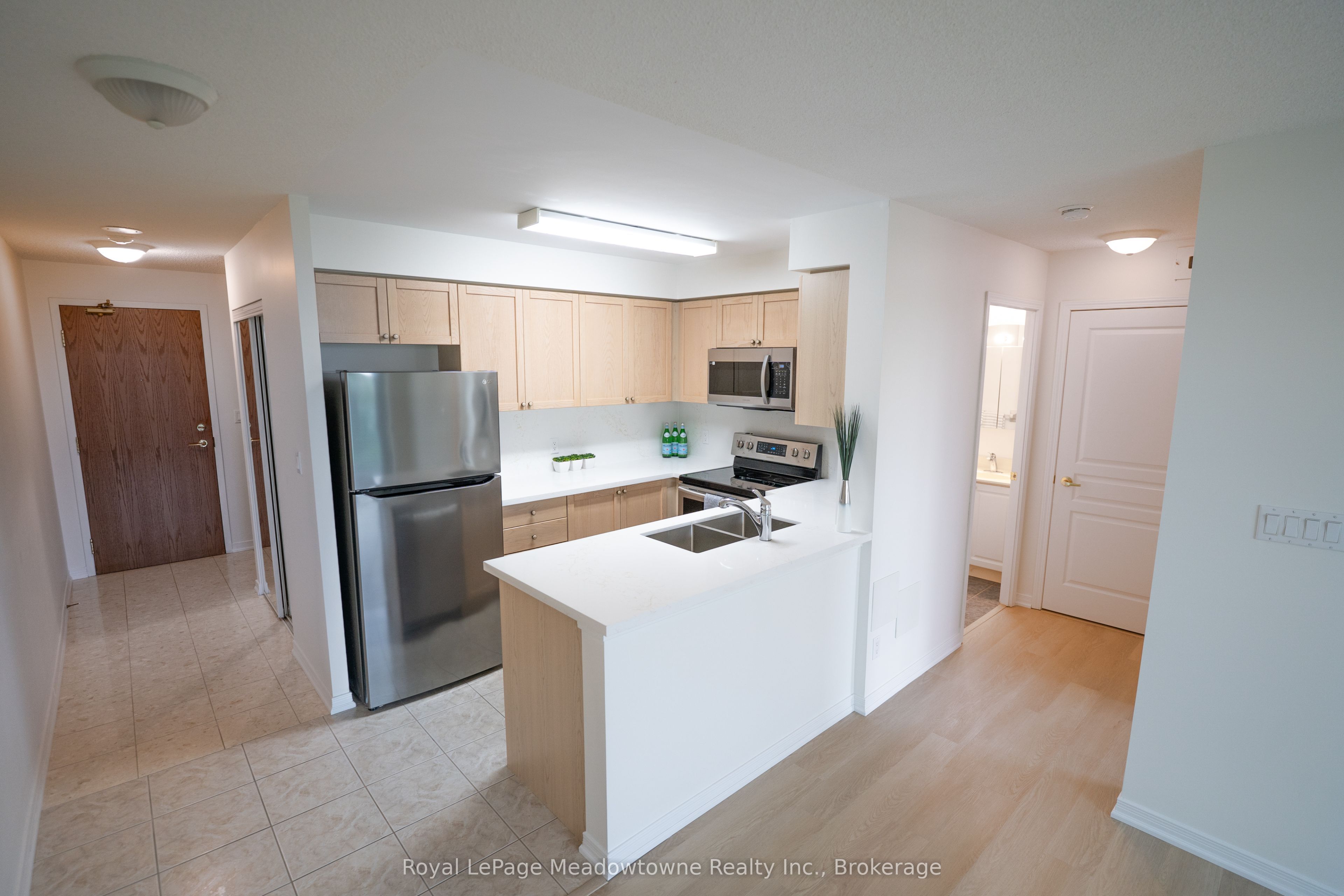 4879 Kimbermount Avenue 301, Mississauga, ON L5M 7R8 photo 4