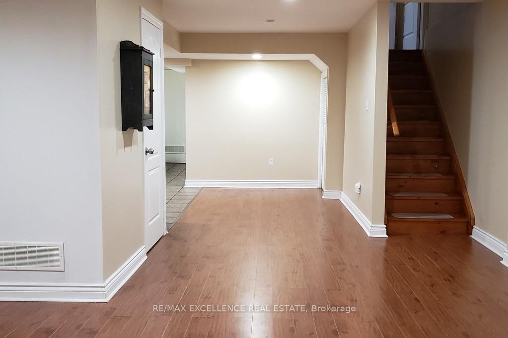 5553 Bonnie Street, Mississauga, ON L5M 0N7