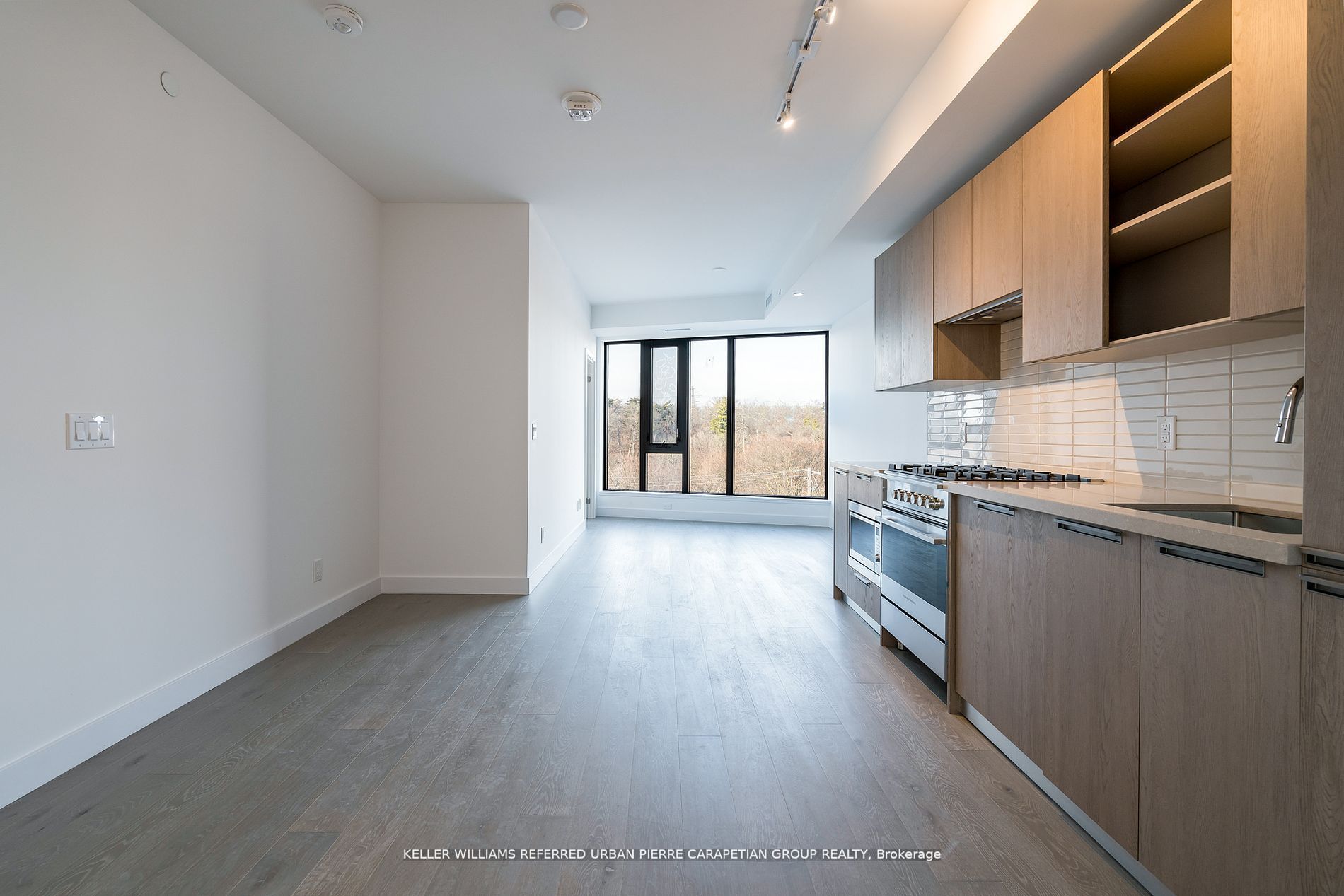 160 Kingsway Crescent 509, Toronto, ON M8X 0B5 photo 3