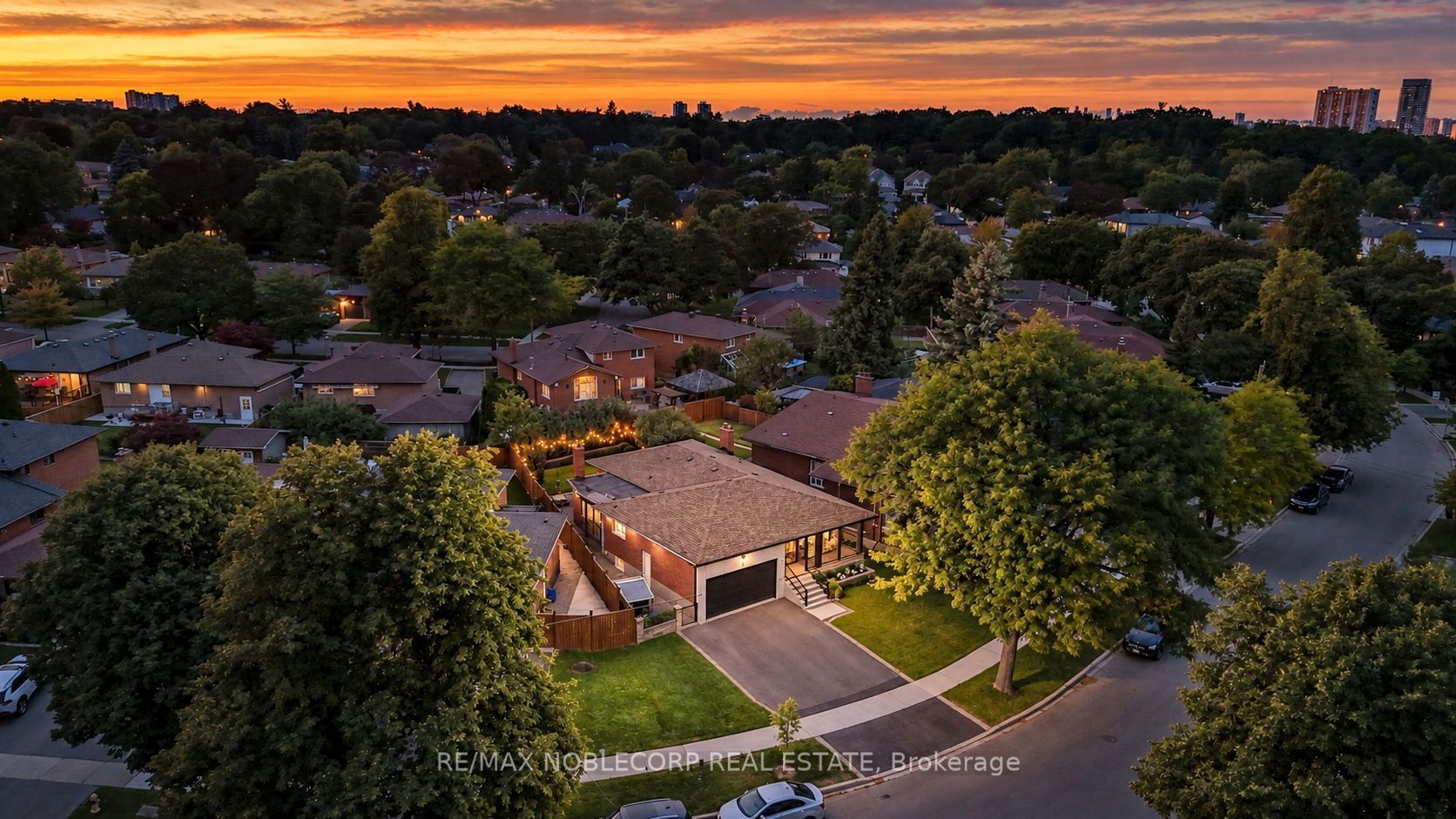 34 Ridgemount Road, Toronto, ON M9P 1C5 photo 3