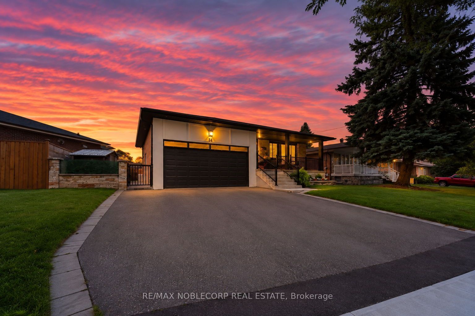 34 Ridgemount Road, Toronto, ON M9P 1C5 photo 4