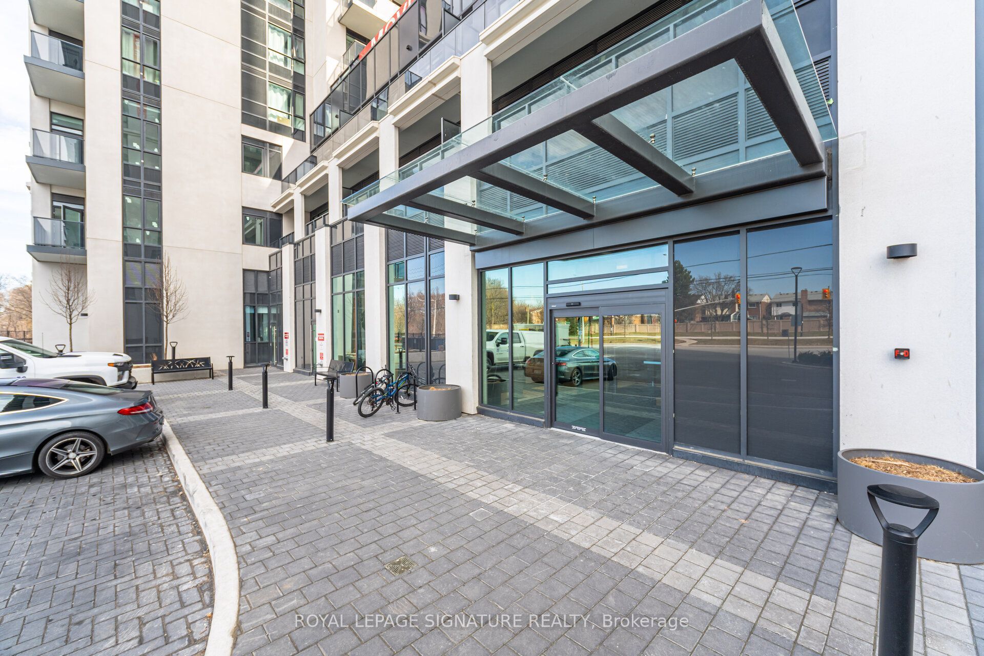 204 Burnhamthorpe Road E 1309, Mississauga, ON L5A 0B3 photo 3