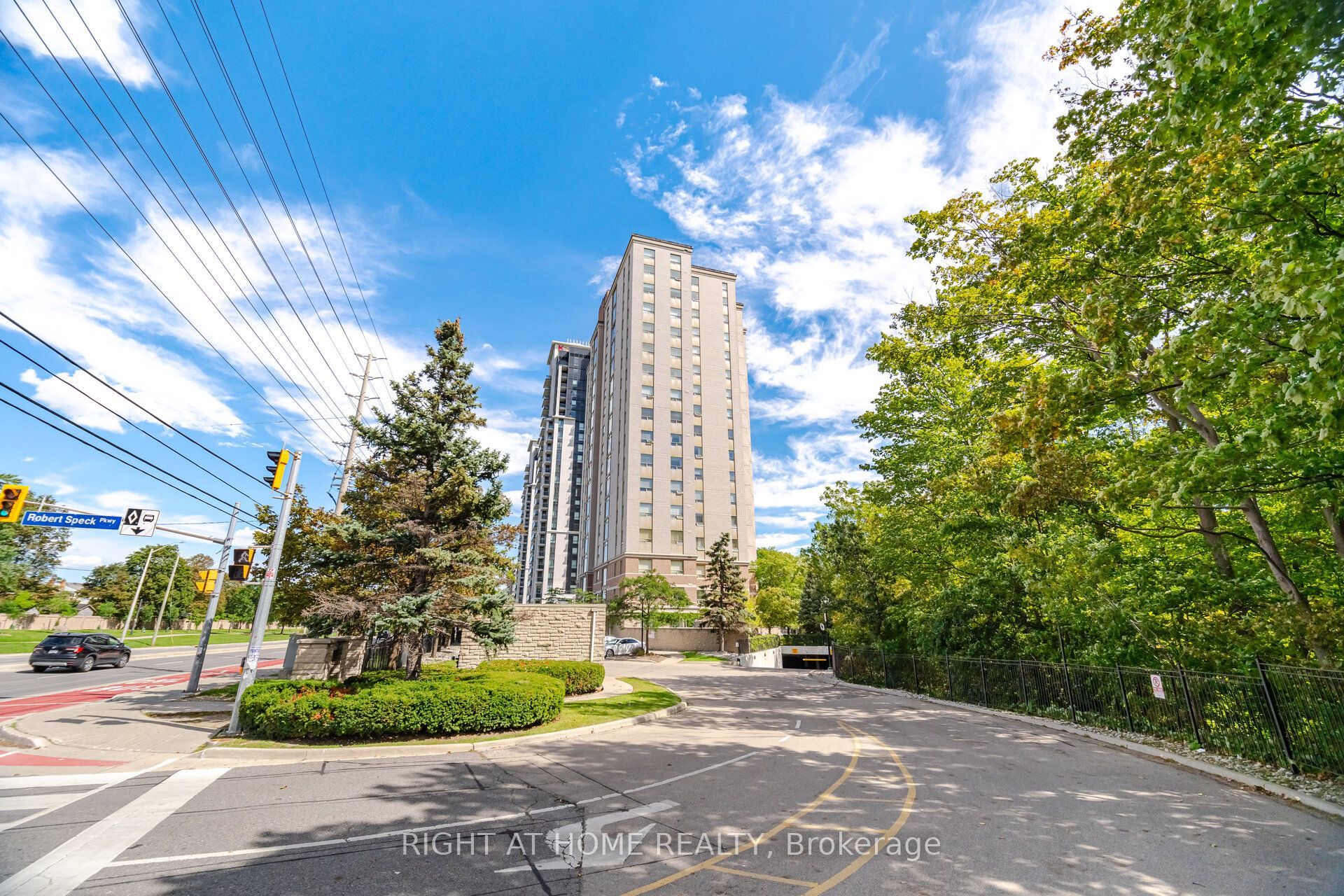 200 BURNHAMTHORPE Road E 1106, Mississauga, ON L5A 4L4