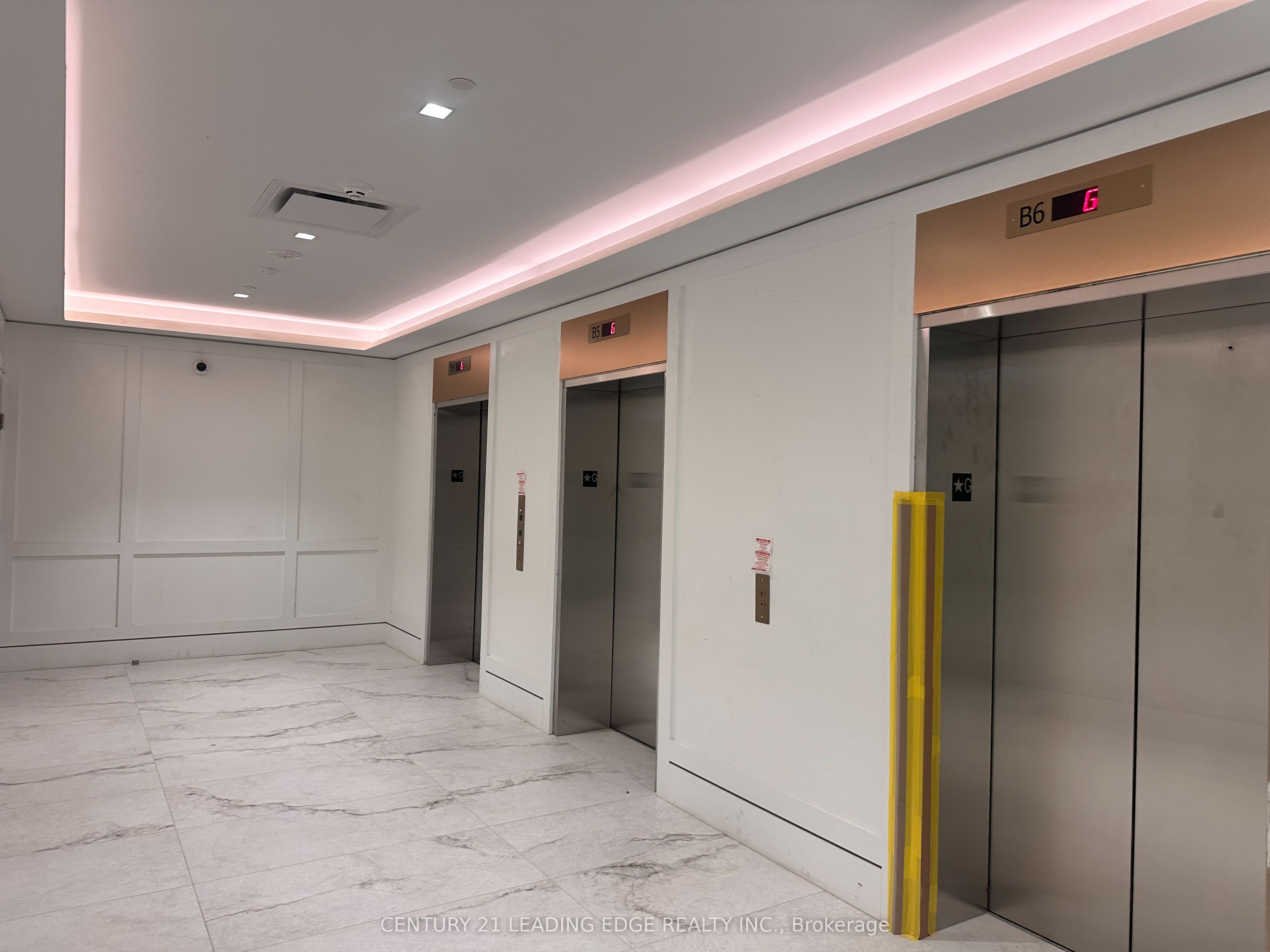 4010 Eglinton Avenue W 2109, Toronto, ON M9A 0G5 photo 5