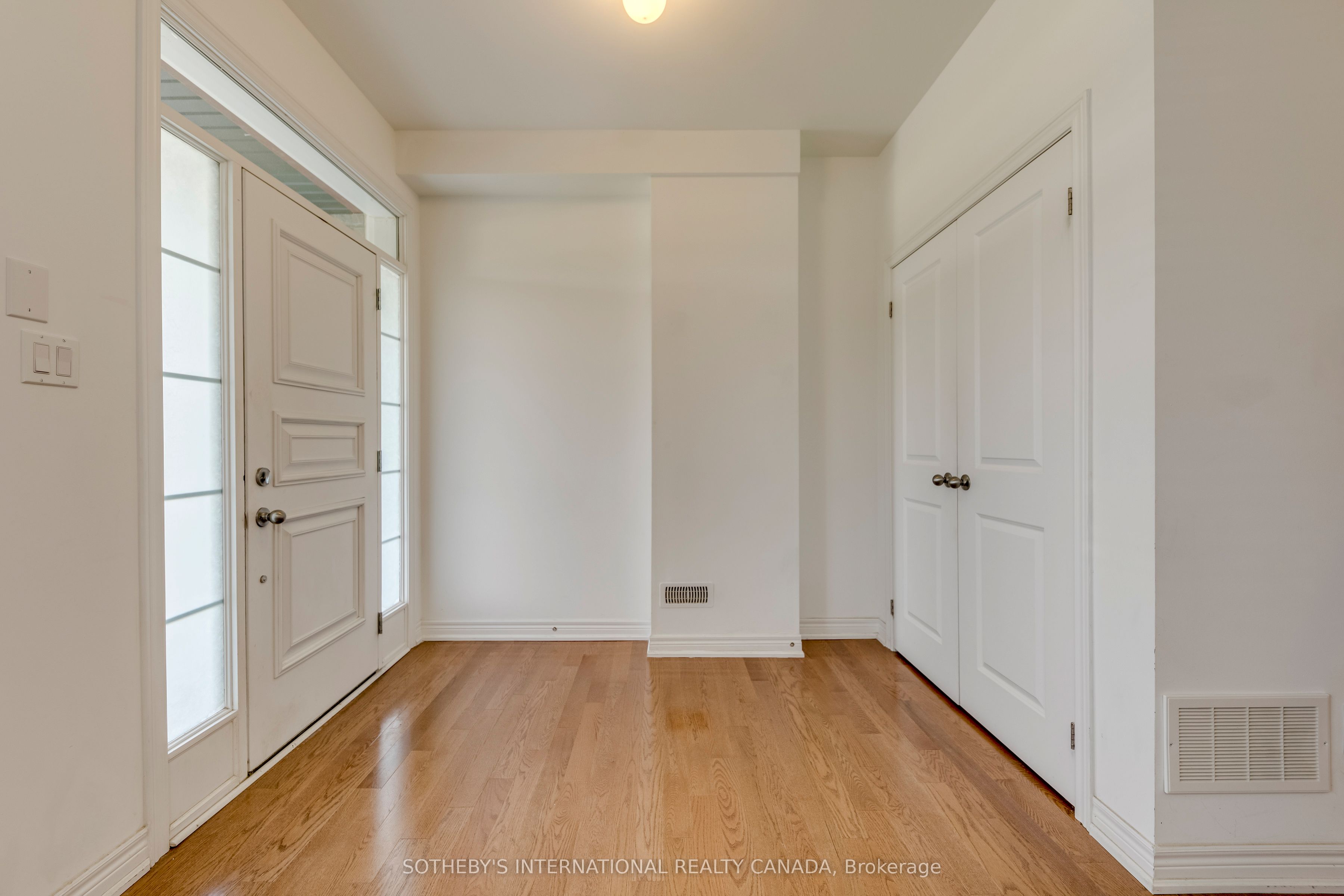 2289 Khalsa Gate, Oakville, ON L6M 1P4 photo 4