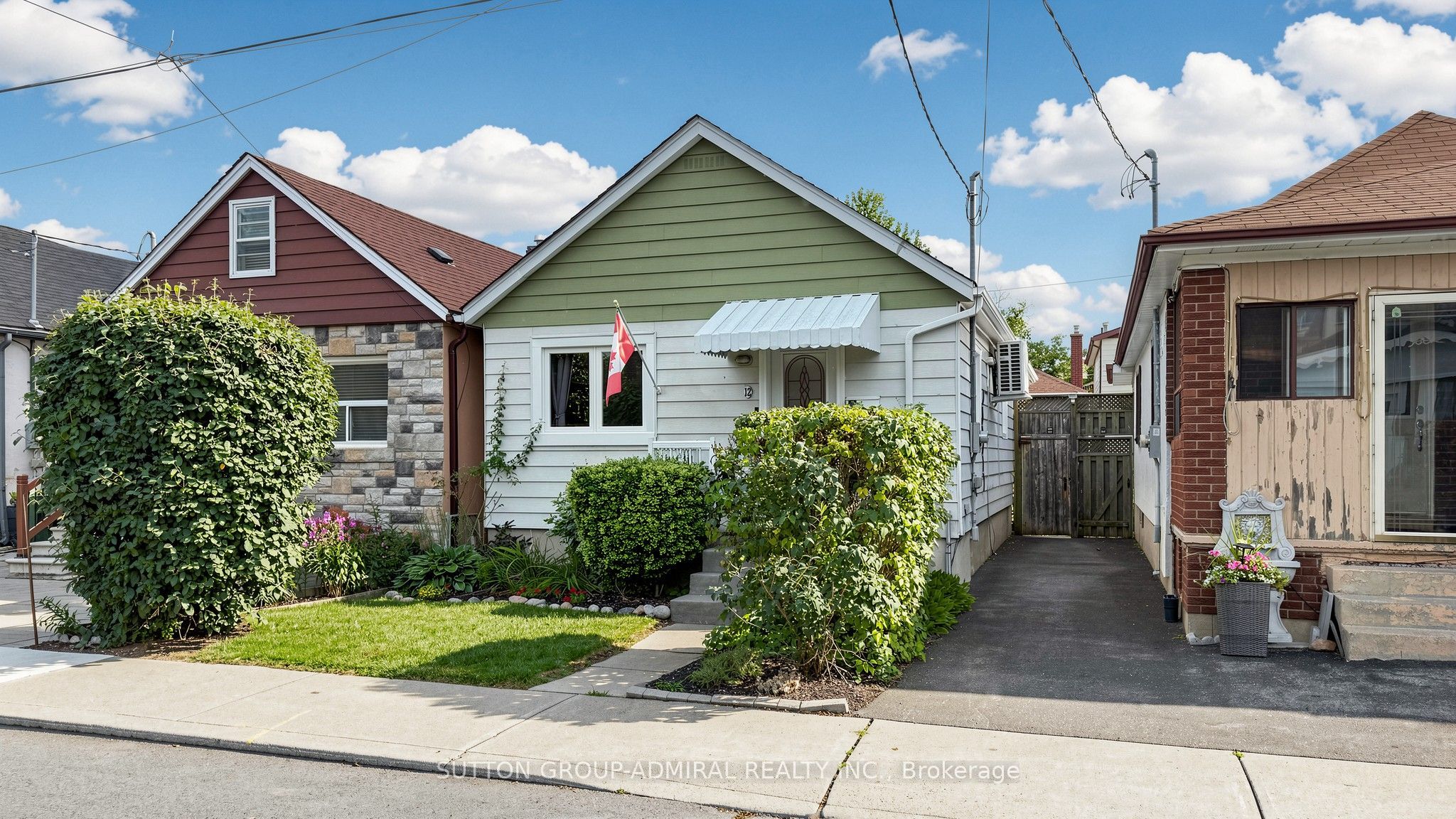 12 Laxis Avenue, Toronto, ON M6M 2K5 photo 2