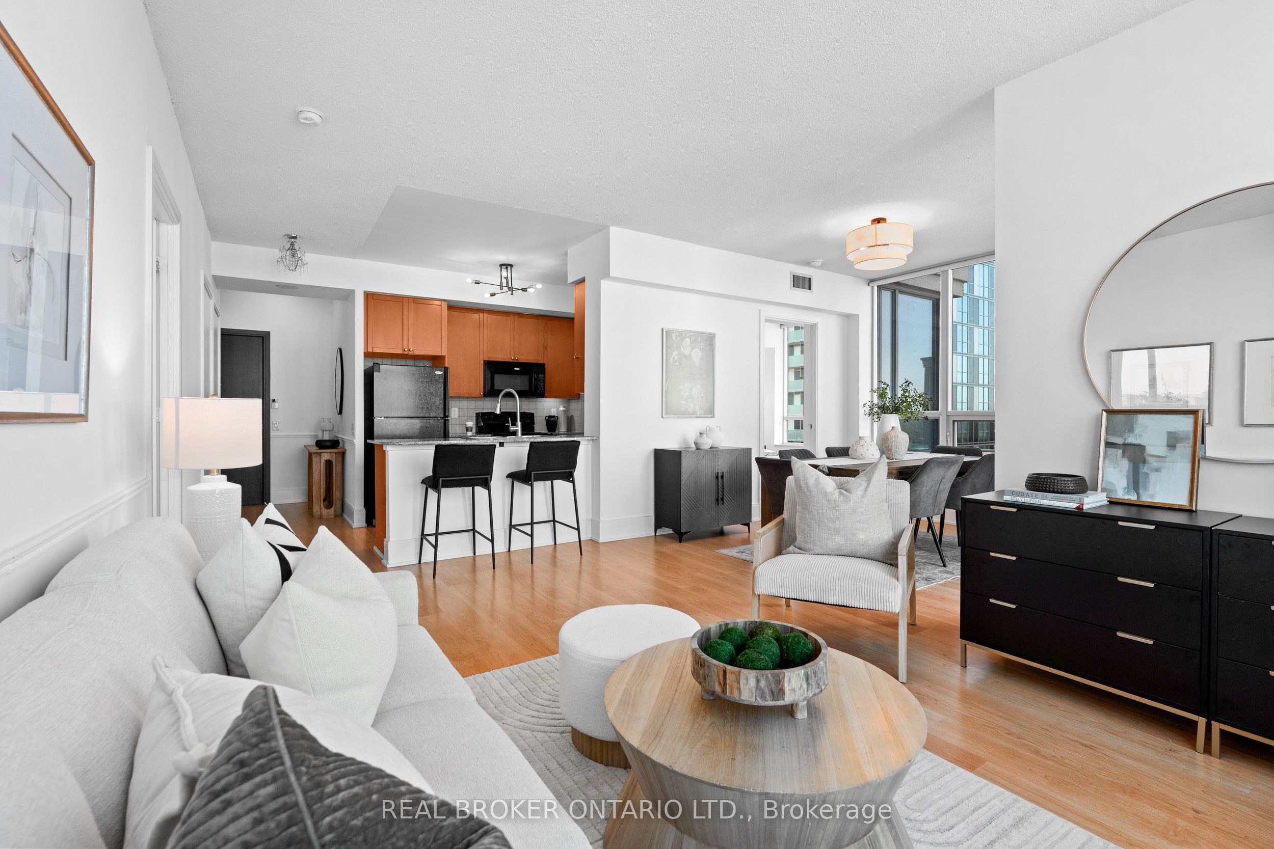 35 Viking Lane 2642, Toronto, ON M9B 0A2 photo 4