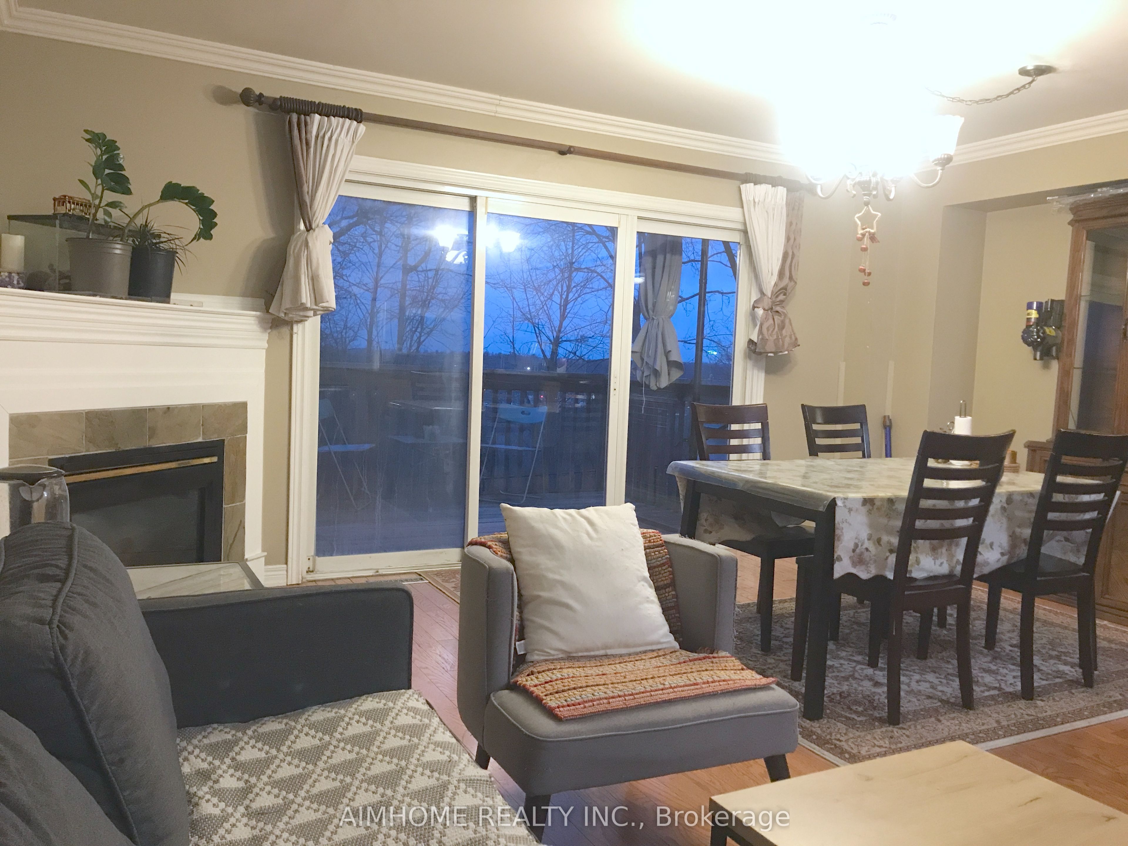 800 Dundas Street W 30, Mississauga, ON L5C 4S9 photo 3