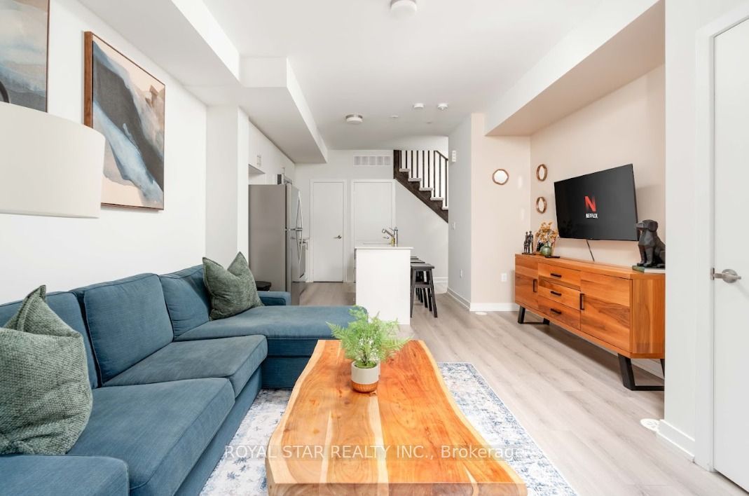 3562 Conolial Drive 202, Mississauga, ON L5L 5R9 photo 4