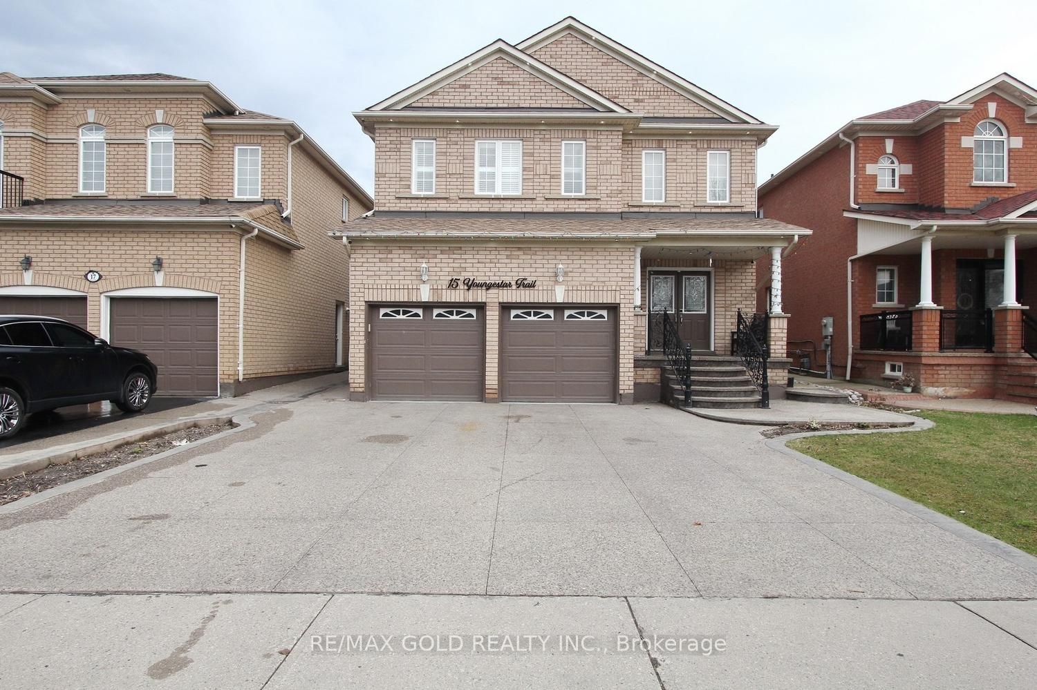 15 Youngestar Trail, Brampton, ON L6P 1P5