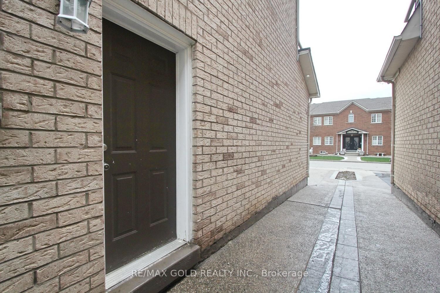 15 Youngestar Trail, Brampton, ON L6P 1P5 photo 3