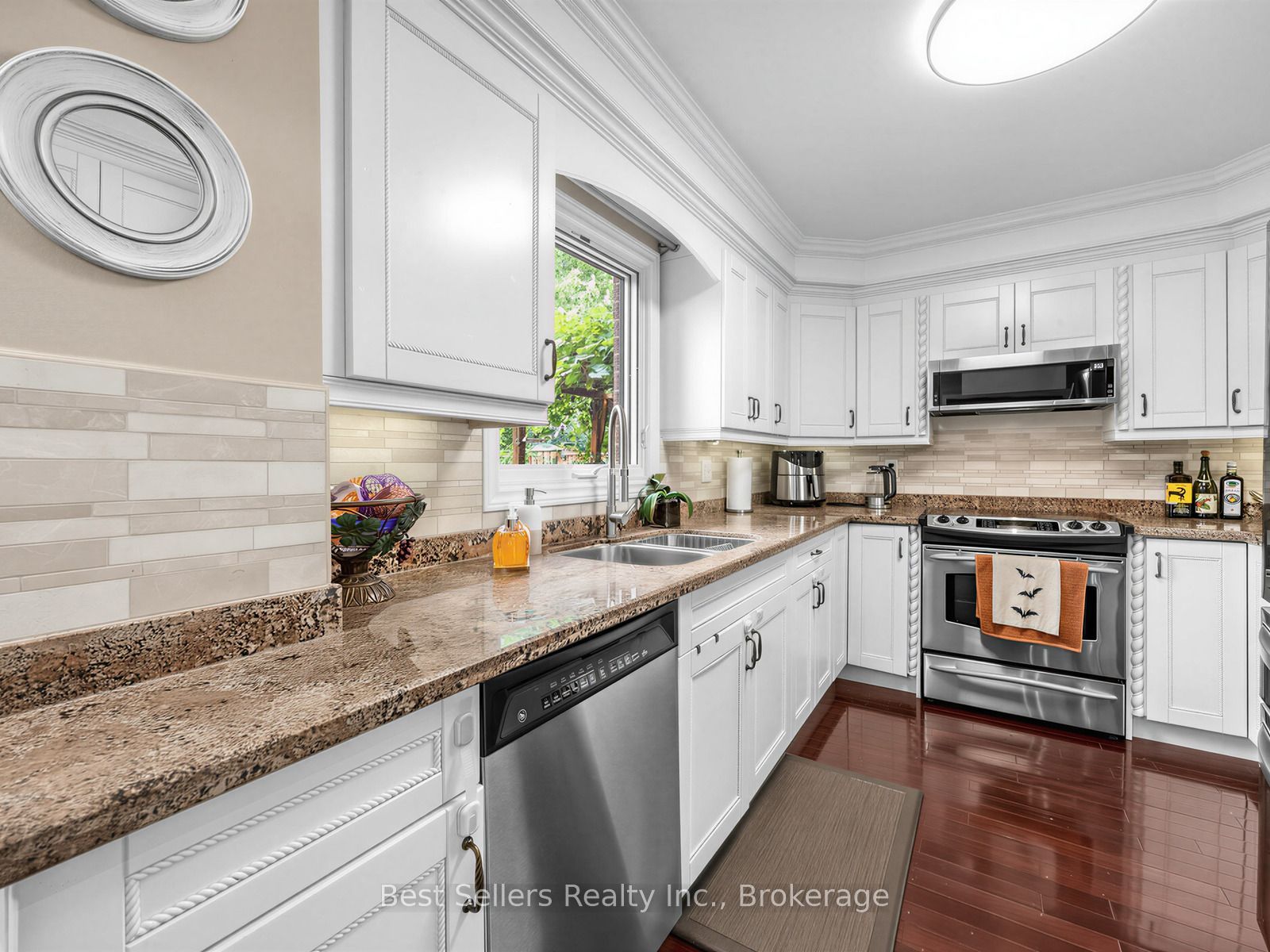 34 Kenpark Avenue, Brampton, ON L6Z 3R5 photo 3