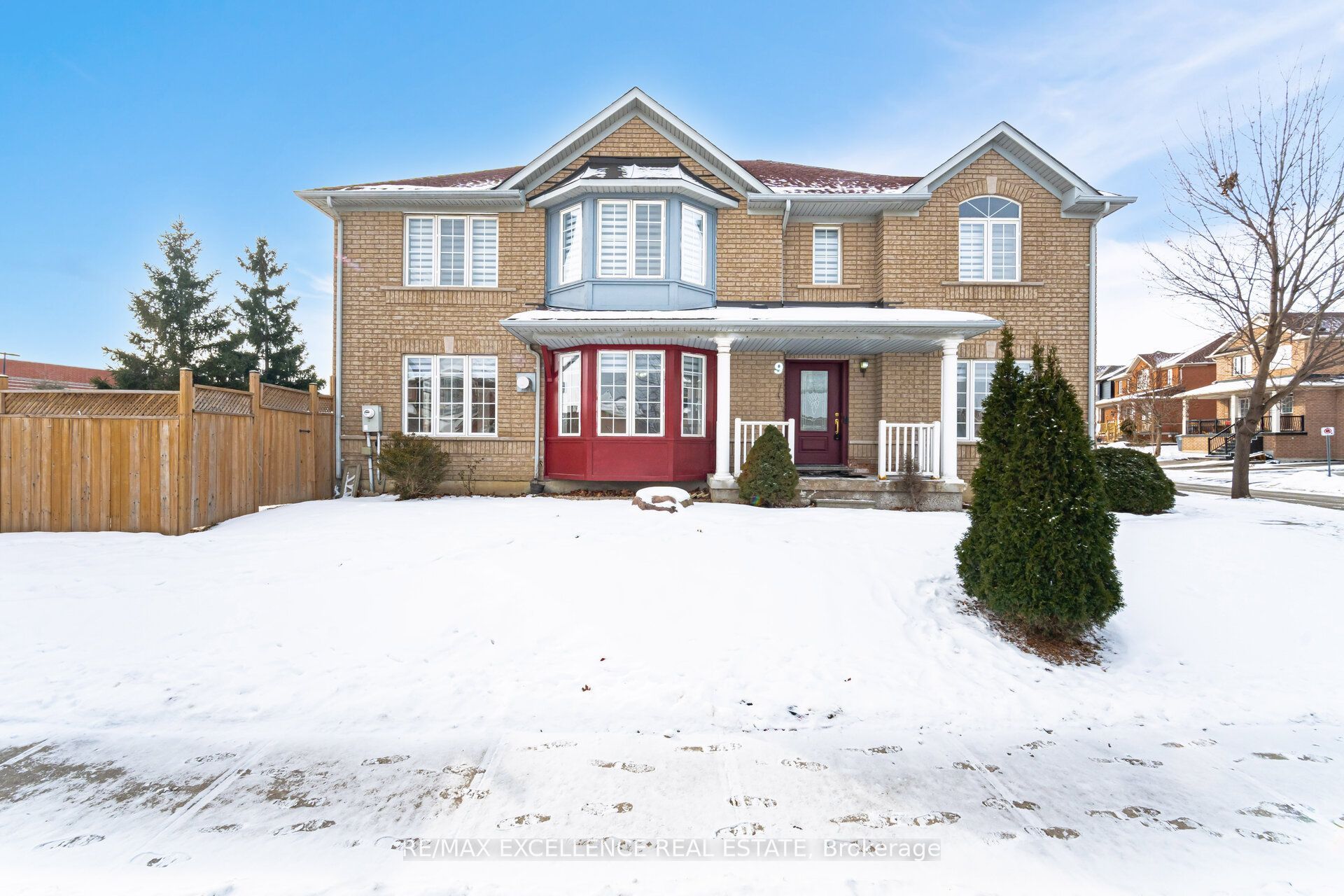 9 Continental Road, Brampton, ON L7A 2H4 photo 2