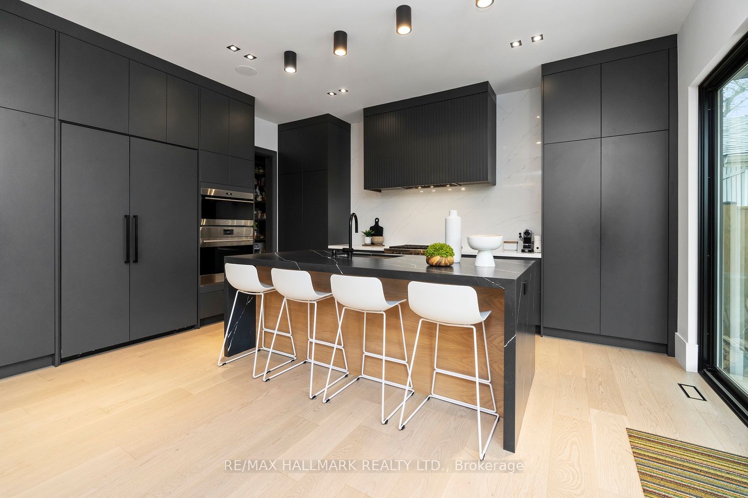 1403 Wren Avenue, Oakville, ON L6L 2V7 photo 4