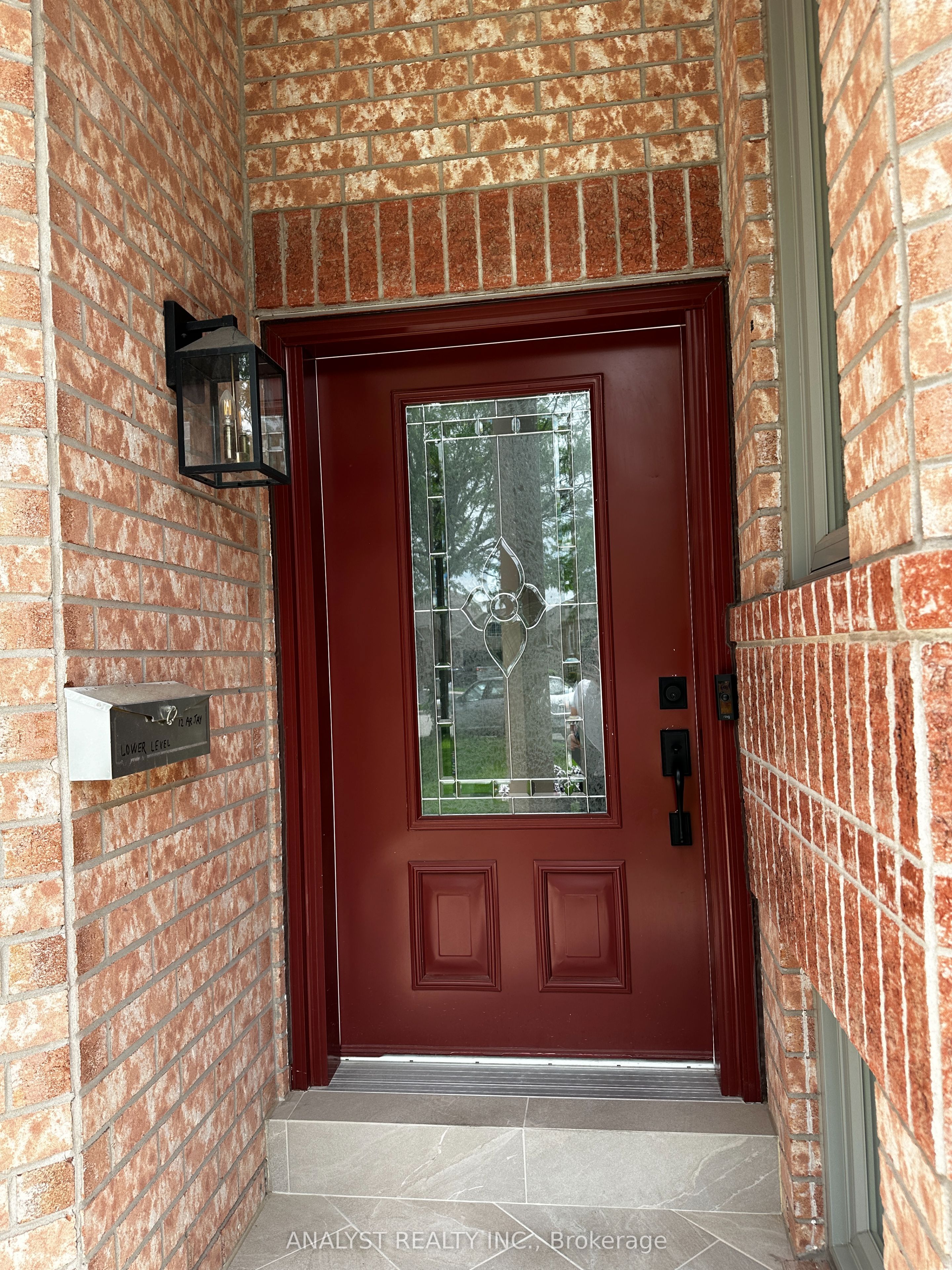 12 Arjay Trail Basement, Brampton, ON L6X 4L9 photo 2