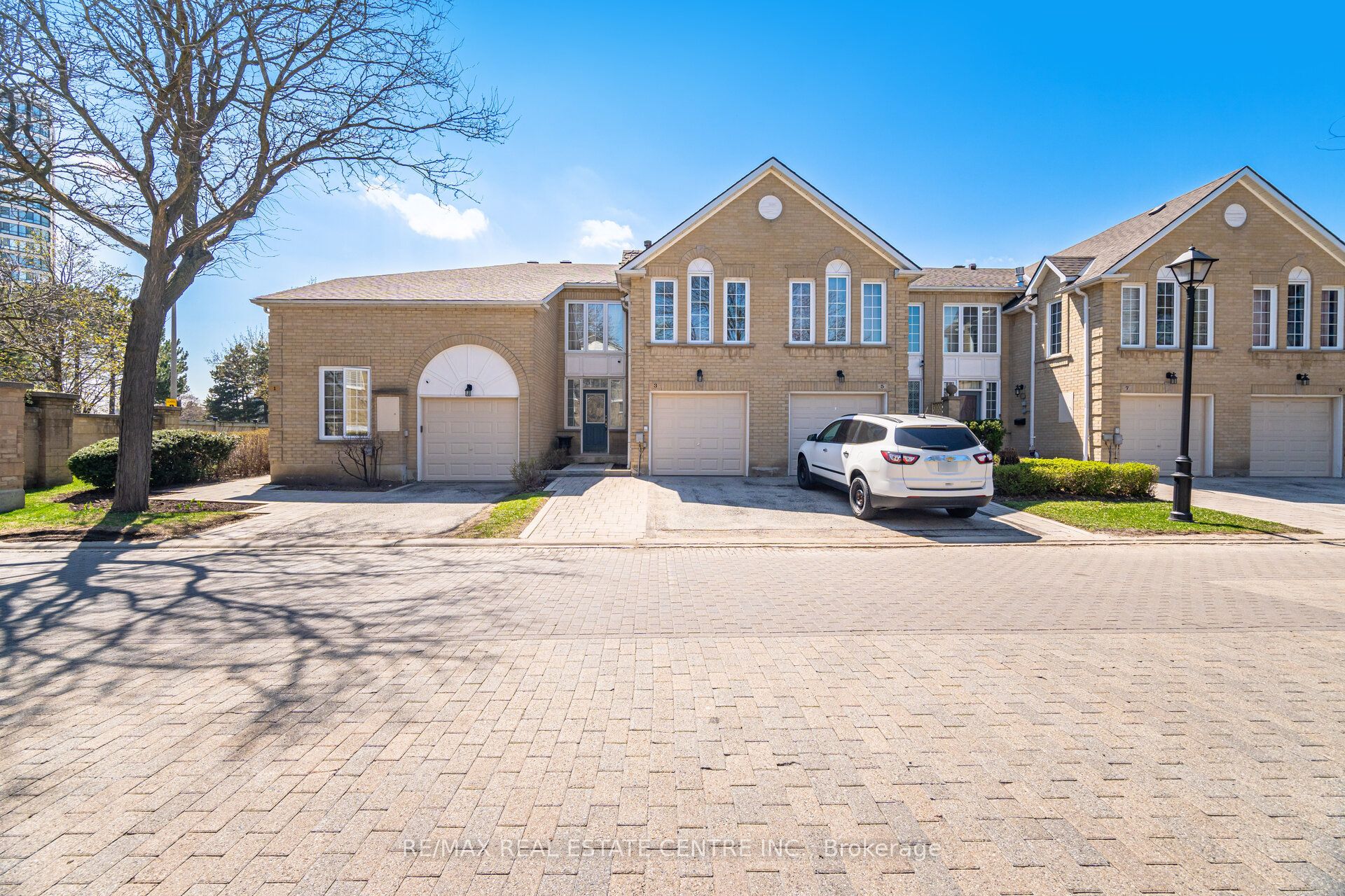 3 Hartnell Square 2, Brampton, ON L6S 5W7 photo 3