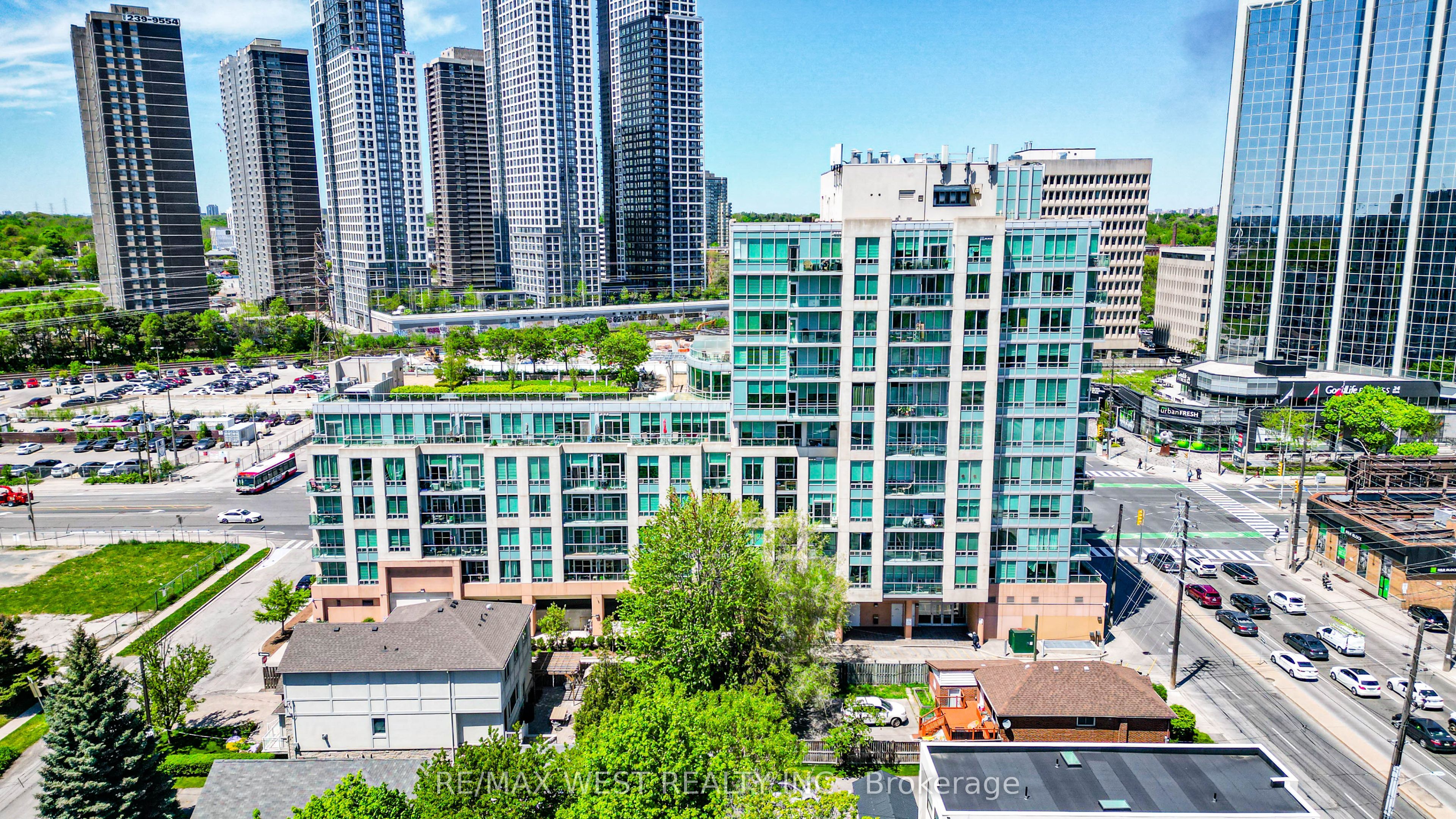 3391 Bloor Street W 609, Toronto, ON M8X 1G3