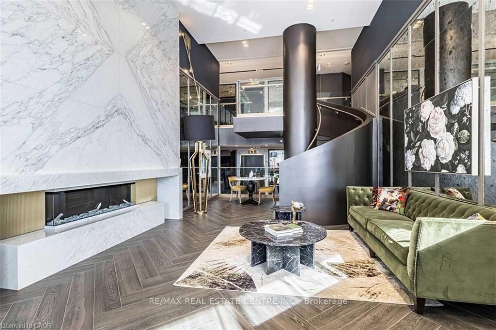 395 Dundas Street W 221, Oakville, ON L6M 4M2 photo 3