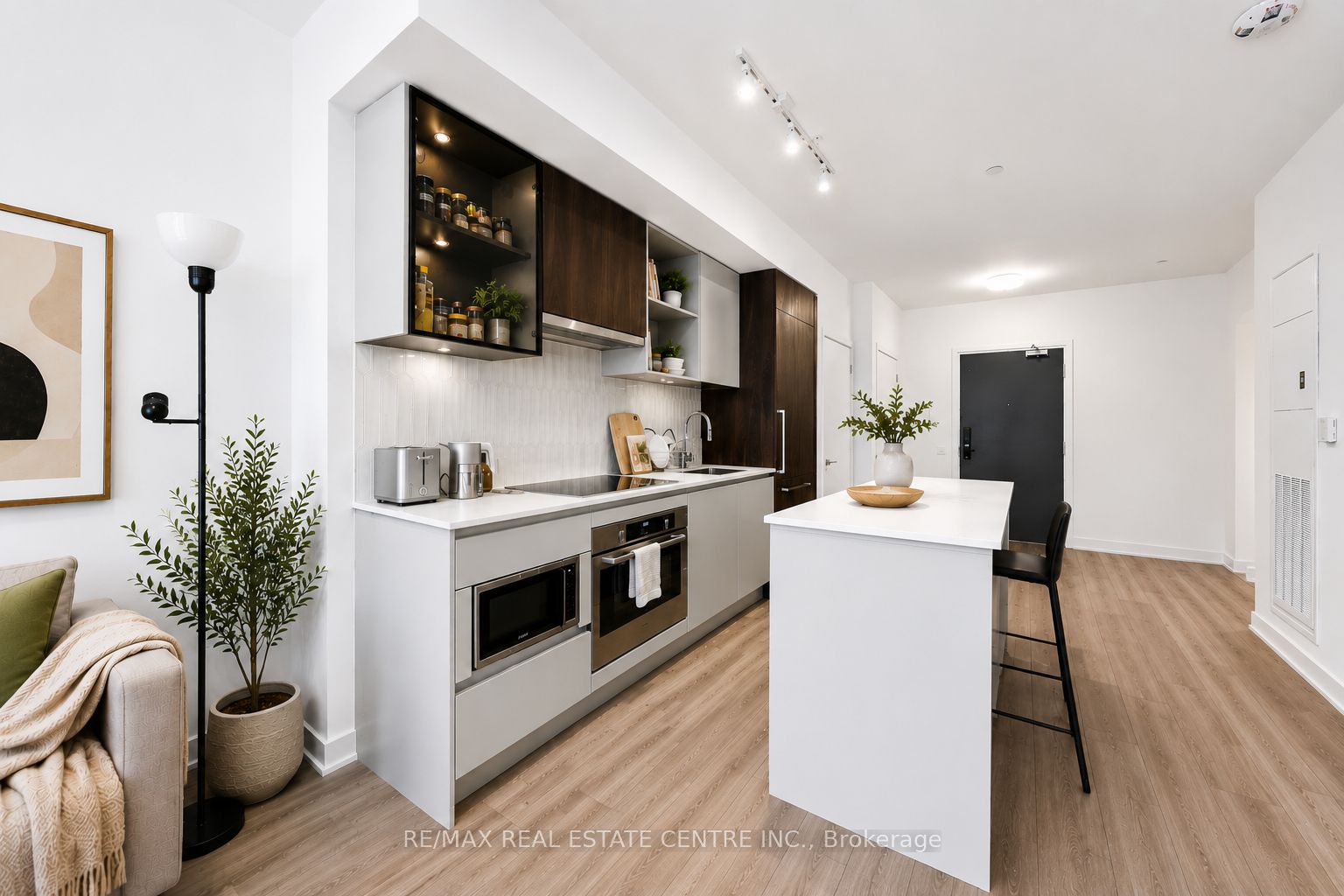 395 Dundas Street W 221, Oakville, ON L6M 4M2 photo 5