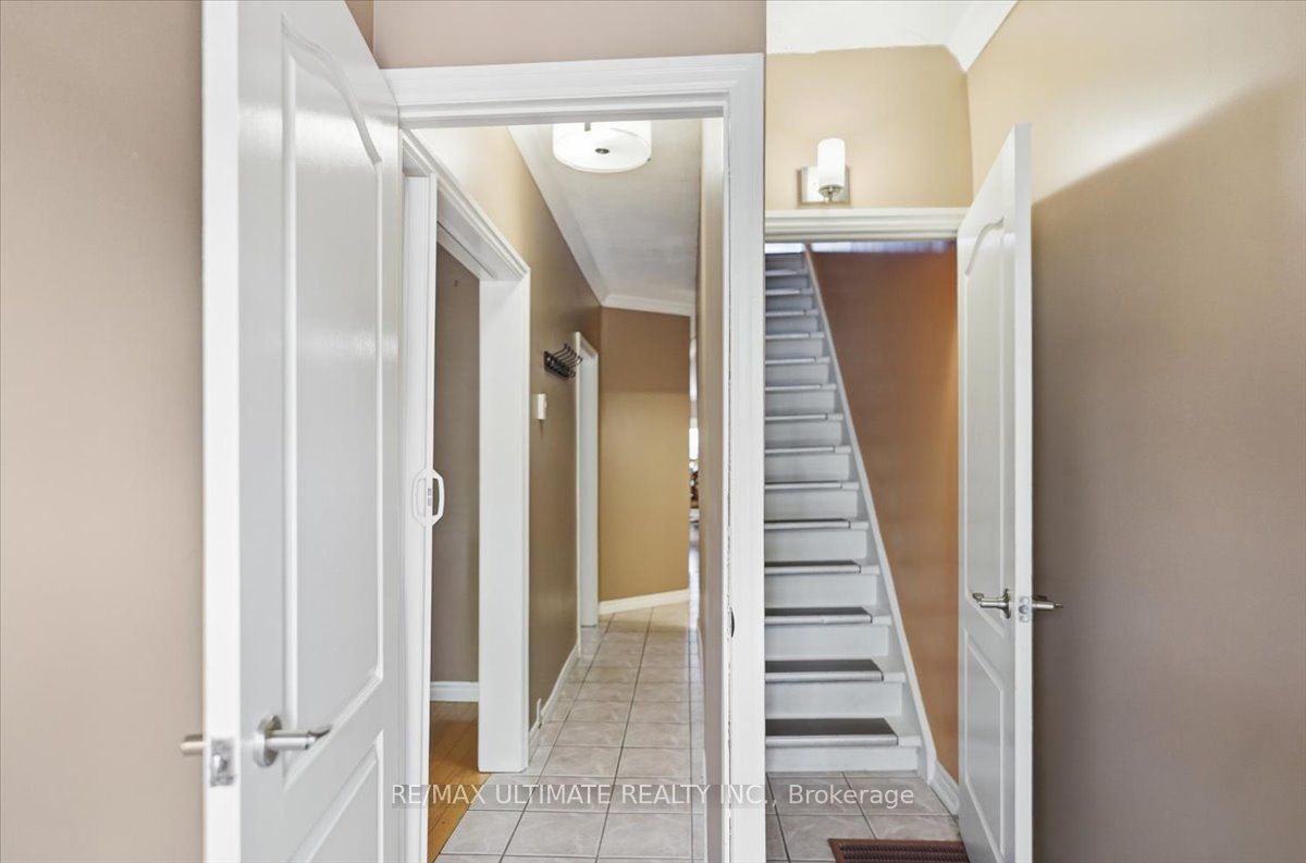 299 Delaware Avenue, Toronto, ON M6H 2T7 photo 4