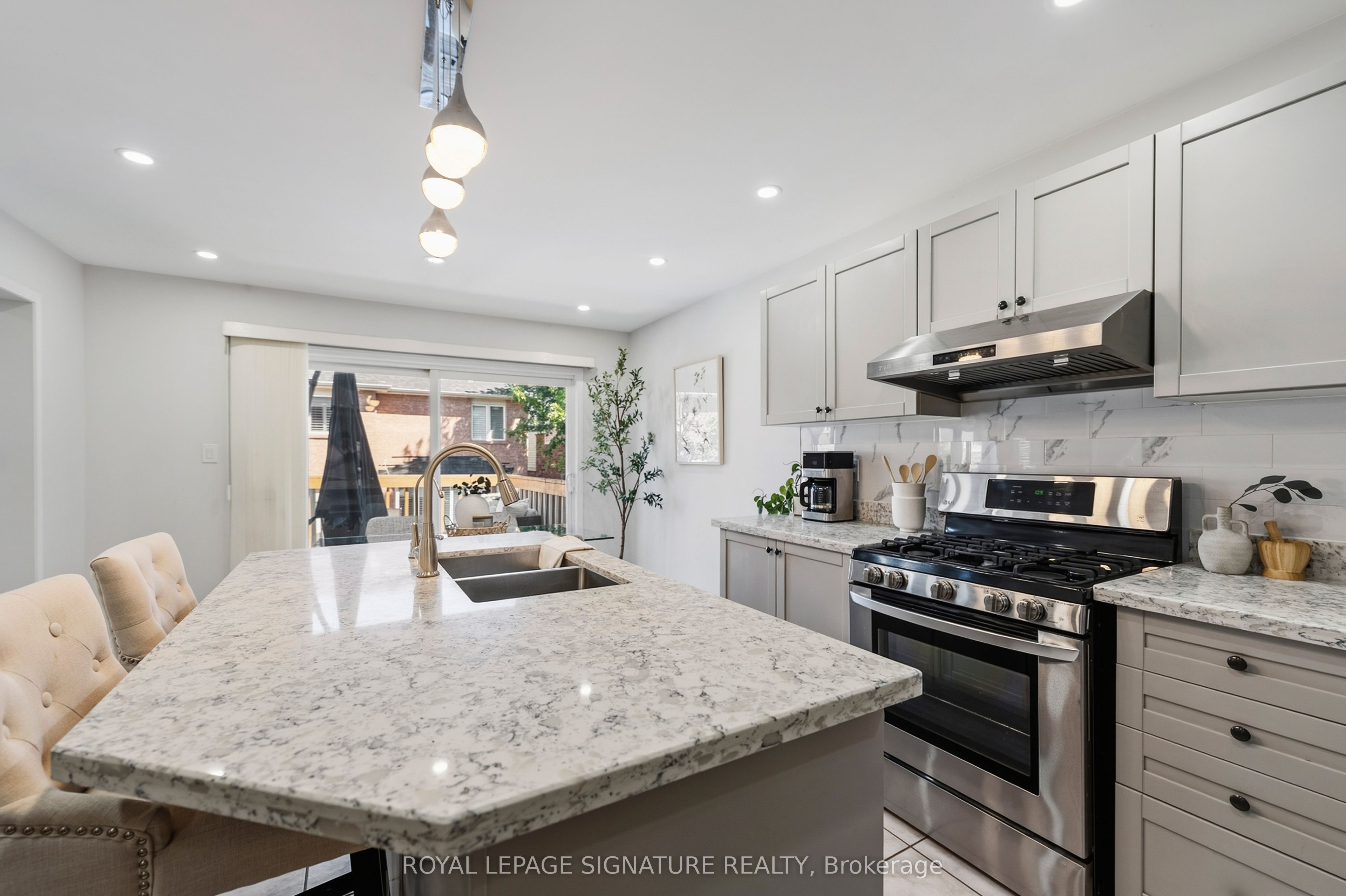 3195 Munson Crescent, Burlington, ON L7M 0B9 photo 4