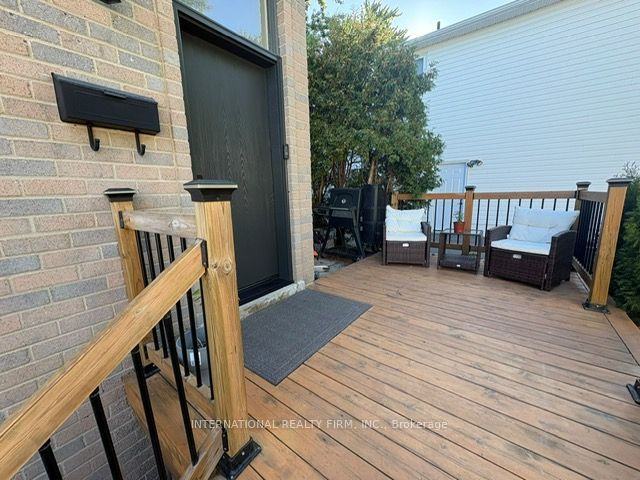 1291 Consort Crescent, Burlington, ON L7M 1J8 photo 2
