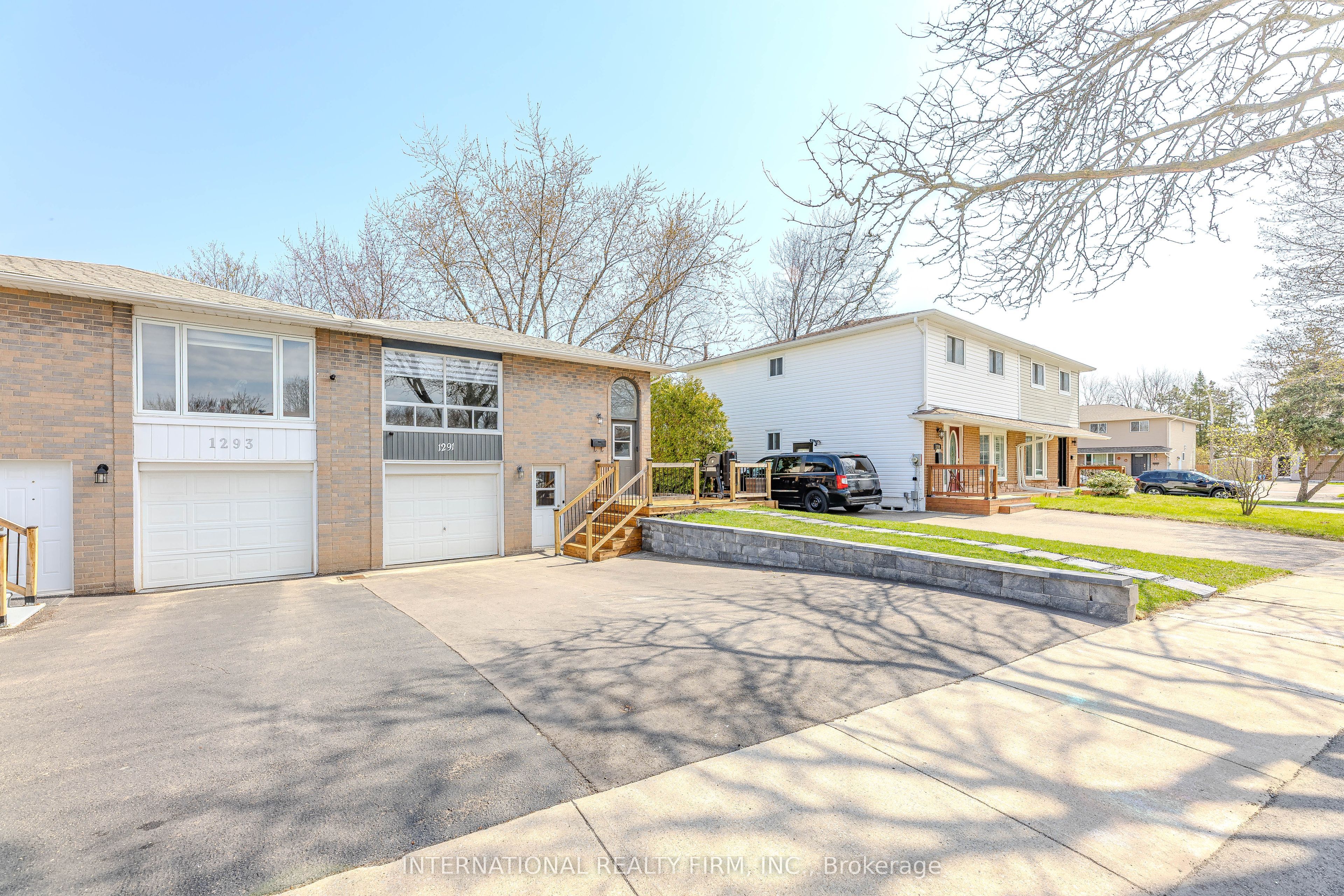 1291 Consort Crescent, Burlington, ON L7M 1J8 photo 3