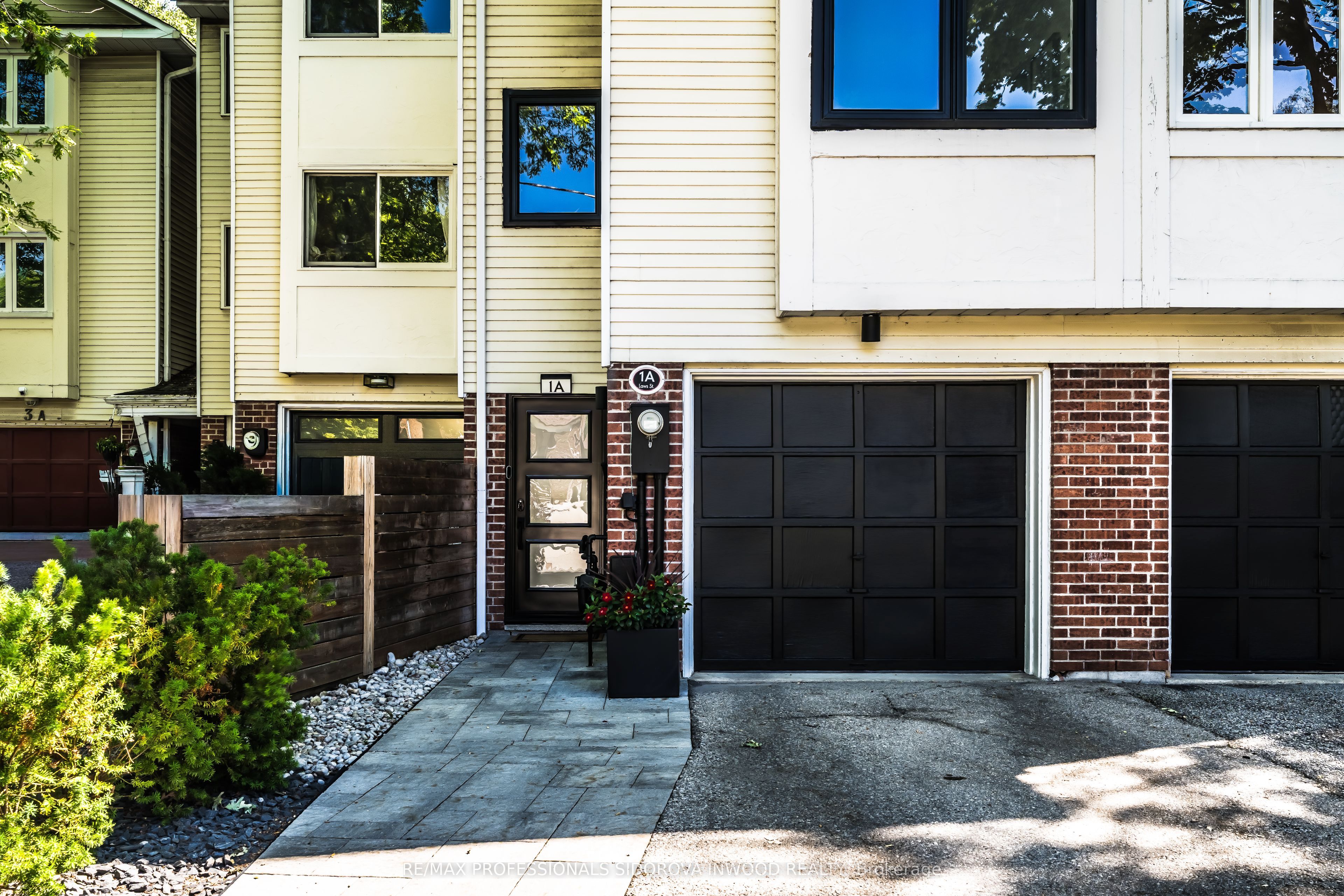 1A Laws Street, Toronto, ON M6P 2Y8 photo 2