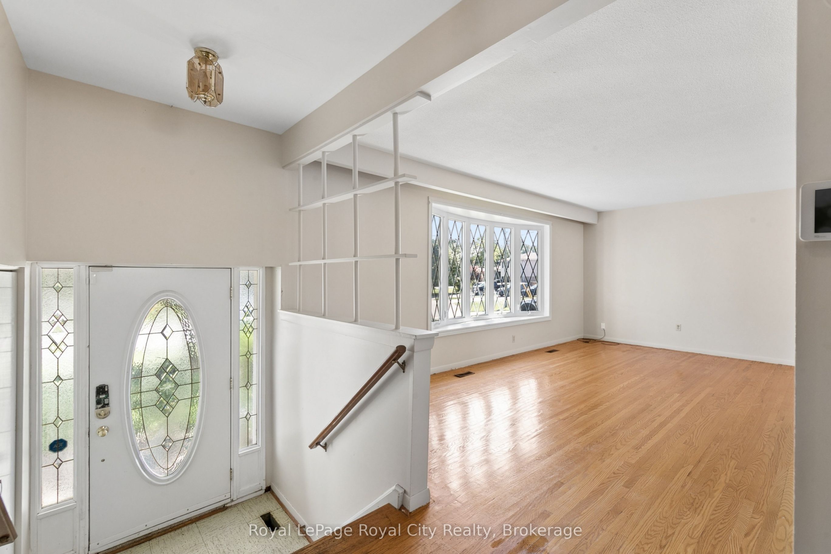 16 Heather Court, Halton Hills, ON L7G 2R6 photo 3