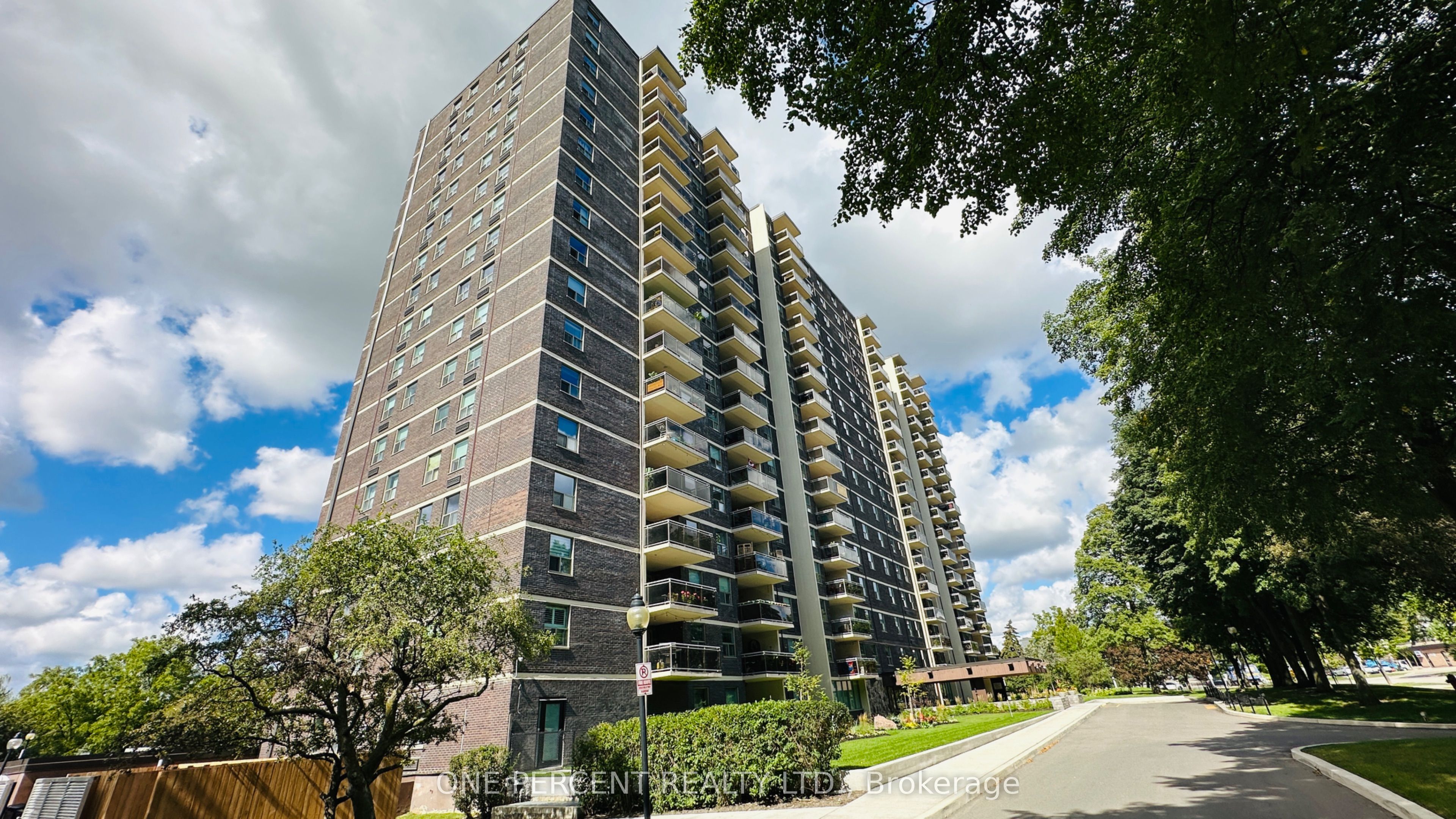 966 Inverhouse Drive 712, Mississauga, ON L5J 4B6