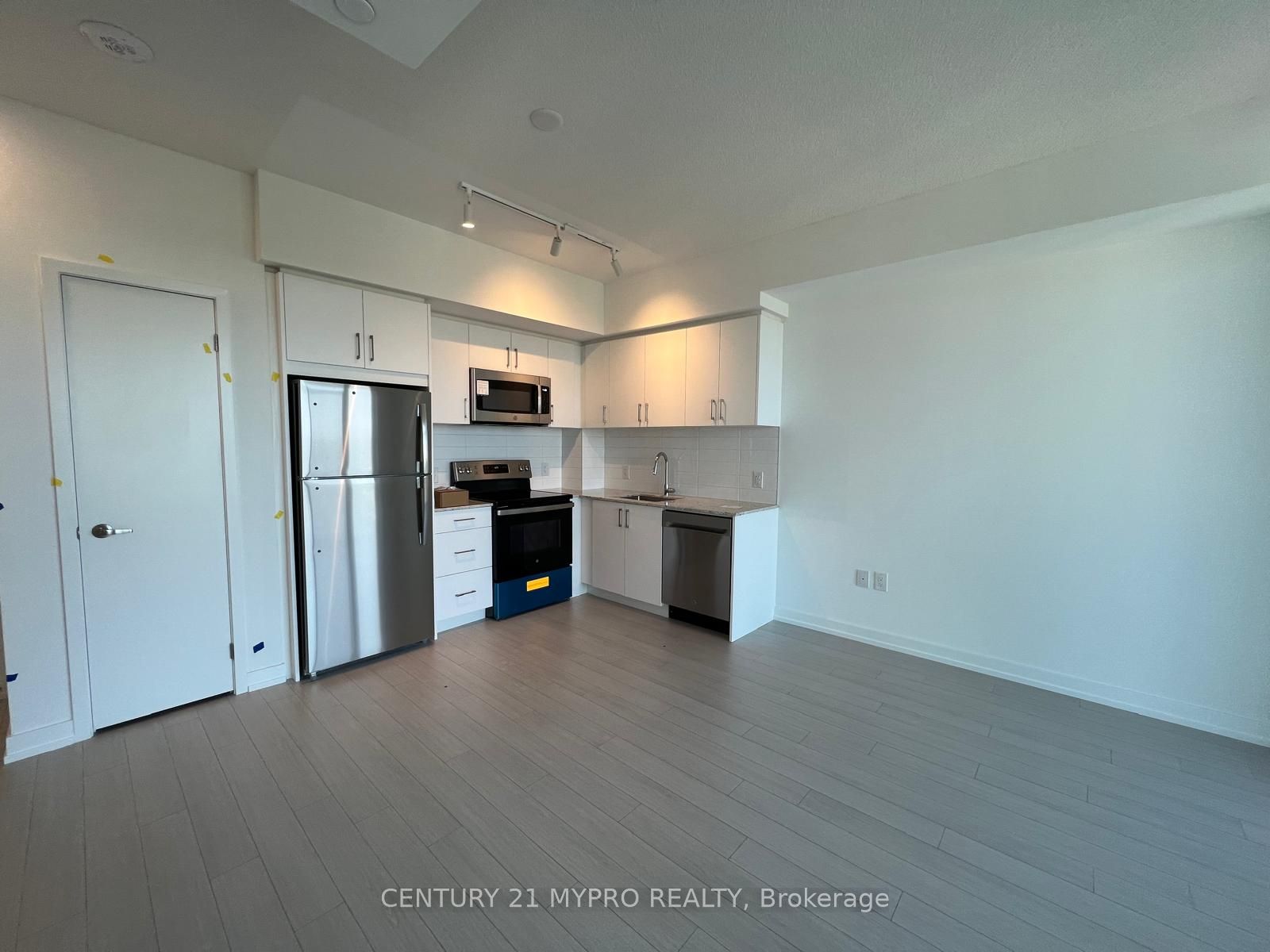 4010 Eglinton Avenue W 2003, Toronto, ON M9A 0G5 photo 5