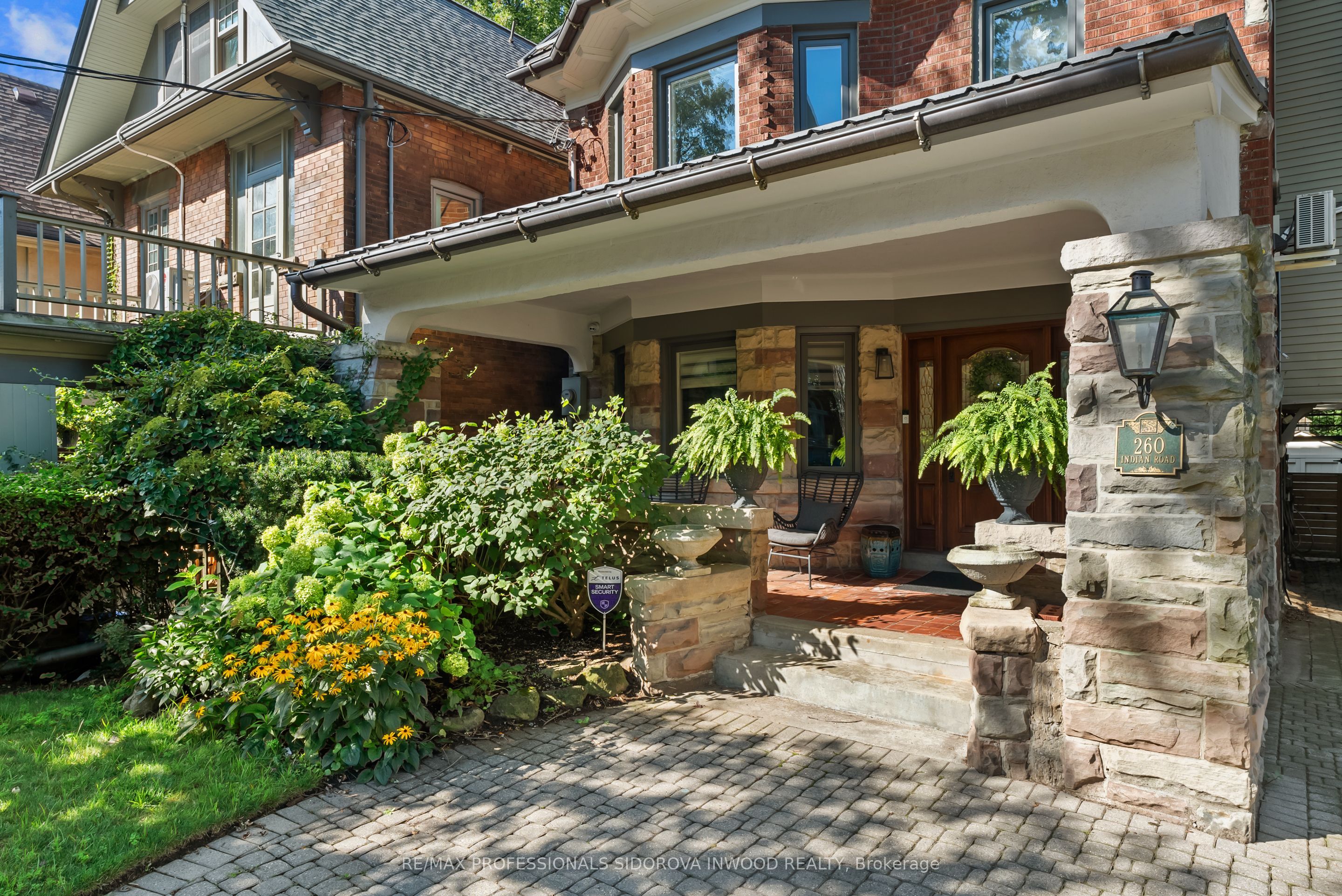 260 Indian Road, Toronto, ON M6R 2X2 photo 3