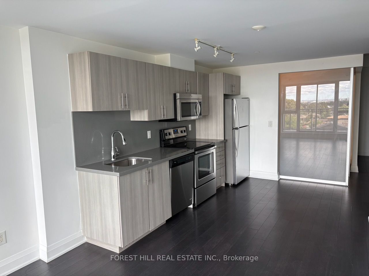 16 McAdam Avenue 508, Toronto, ON M6A 1S5 photo 4
