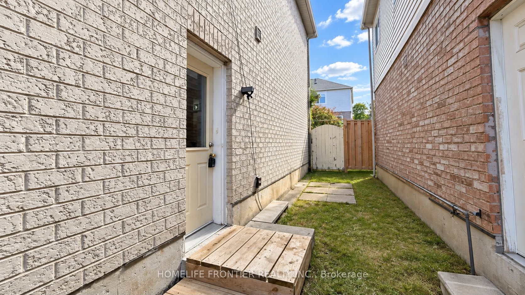 79 Pertosa Drive, Brampton, ON L6X 4W7 photo 2