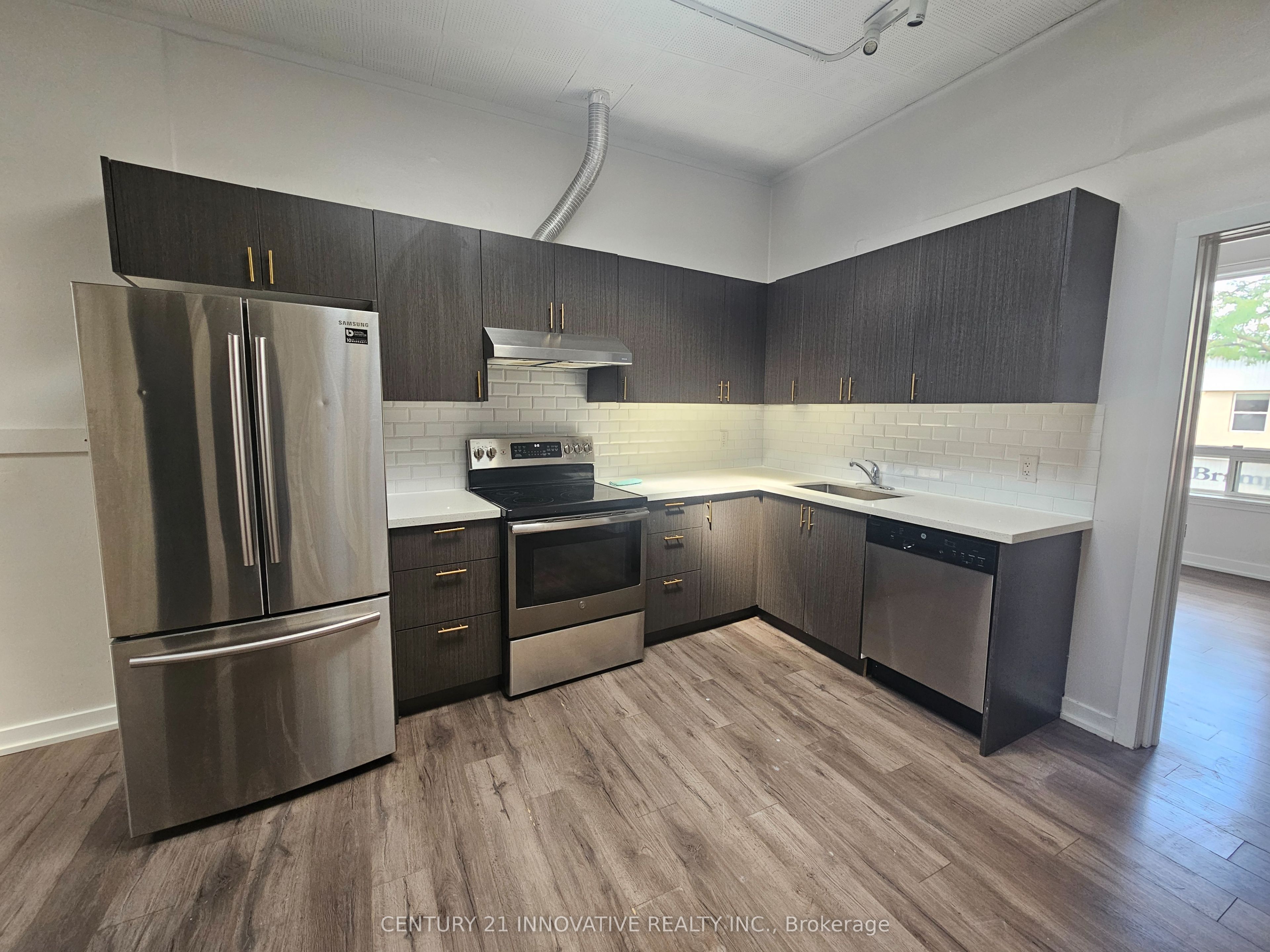 75 Main Street N 102, Brampton, ON L6X 1M8 photo 2
