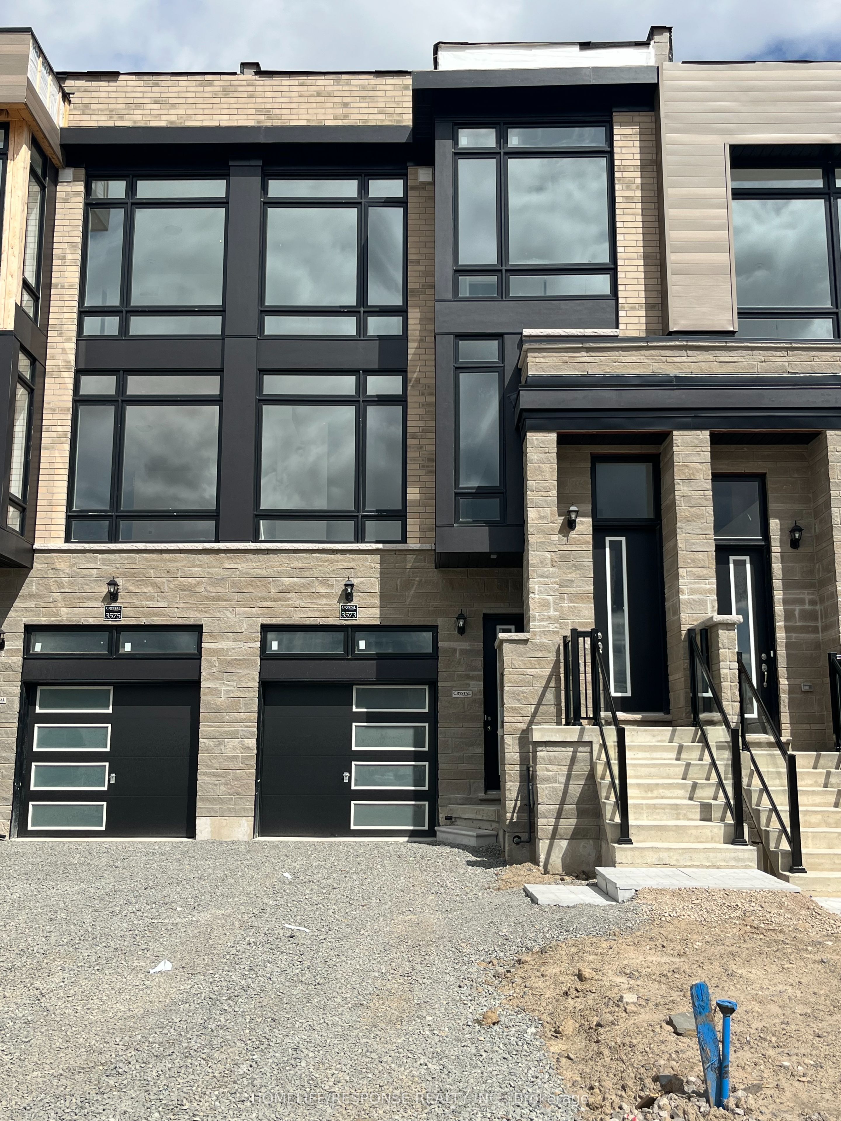 3573 POST Road, Oakville, ON L6H 8E1