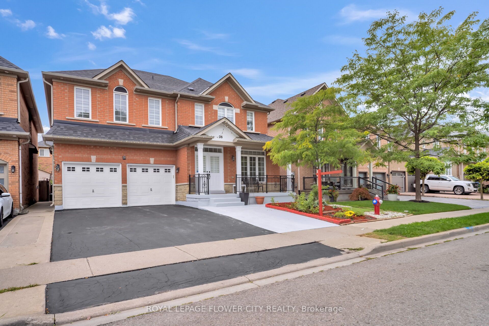 36 Borneo Crescent, Brampton, ON L6R 3C5 photo 2