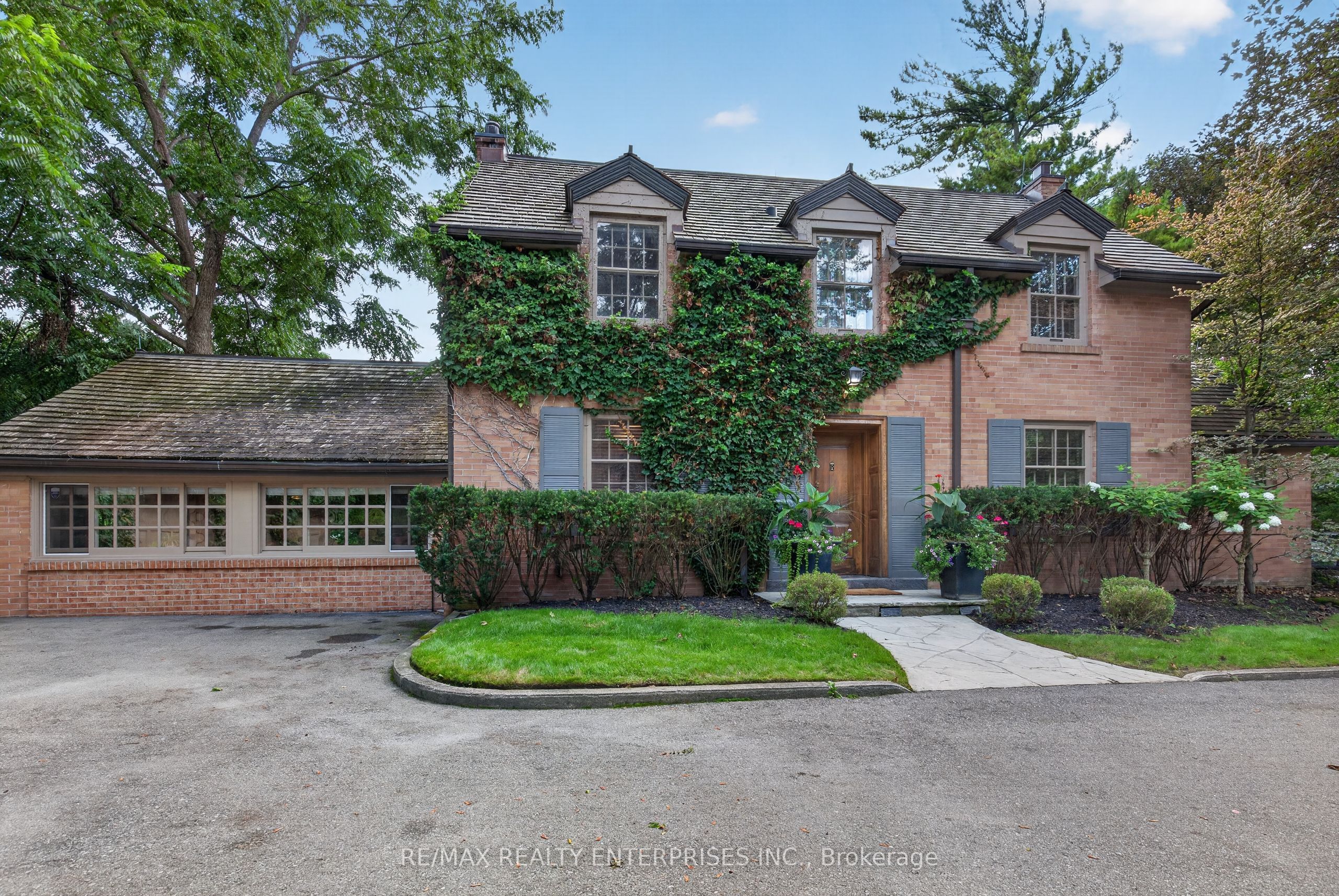 1425 Solana Crescent, Mississauga, ON L5H 3X9 photo 2