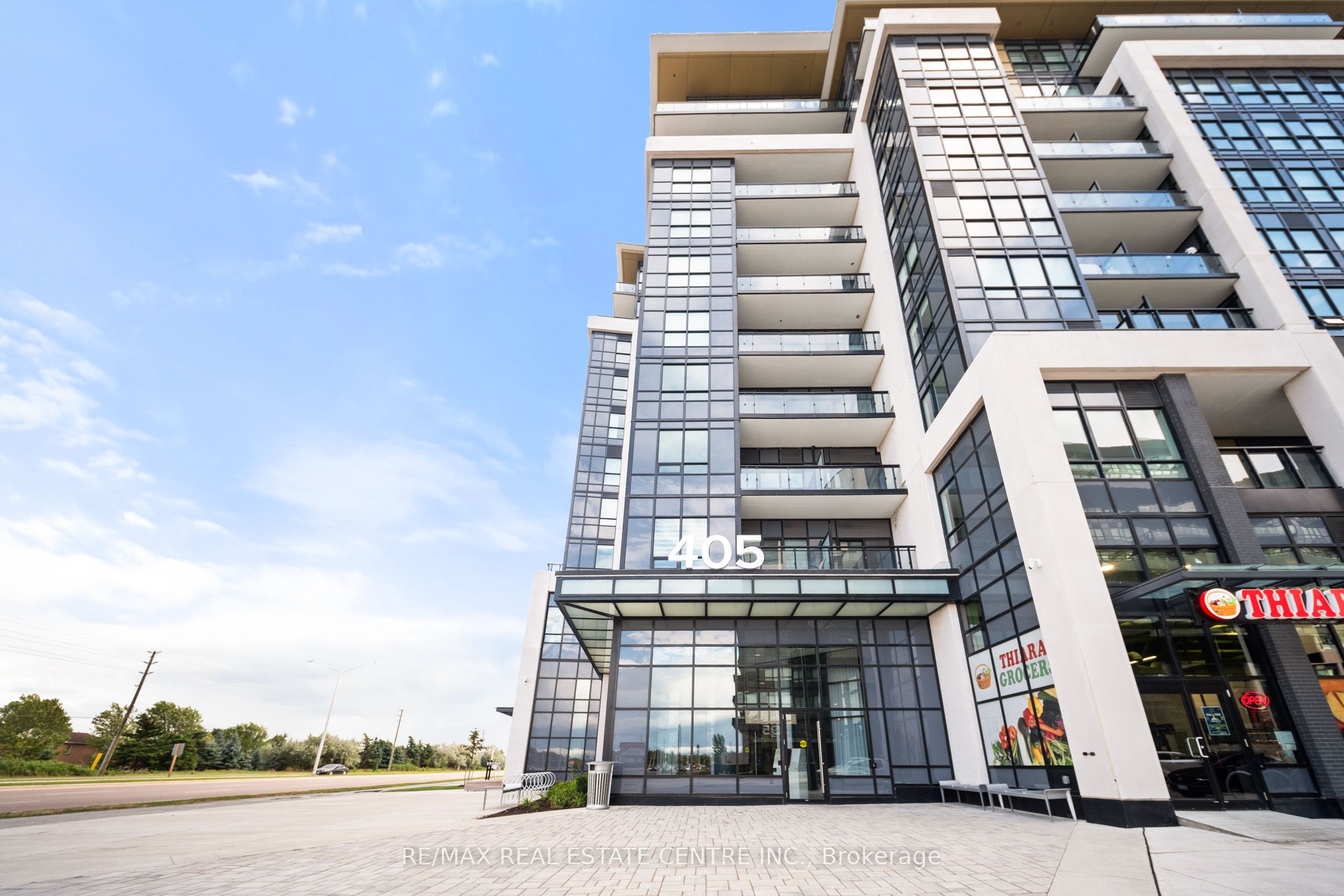 405 Dundas Street W 316, Oakville, ON L6M 4P9 photo 2