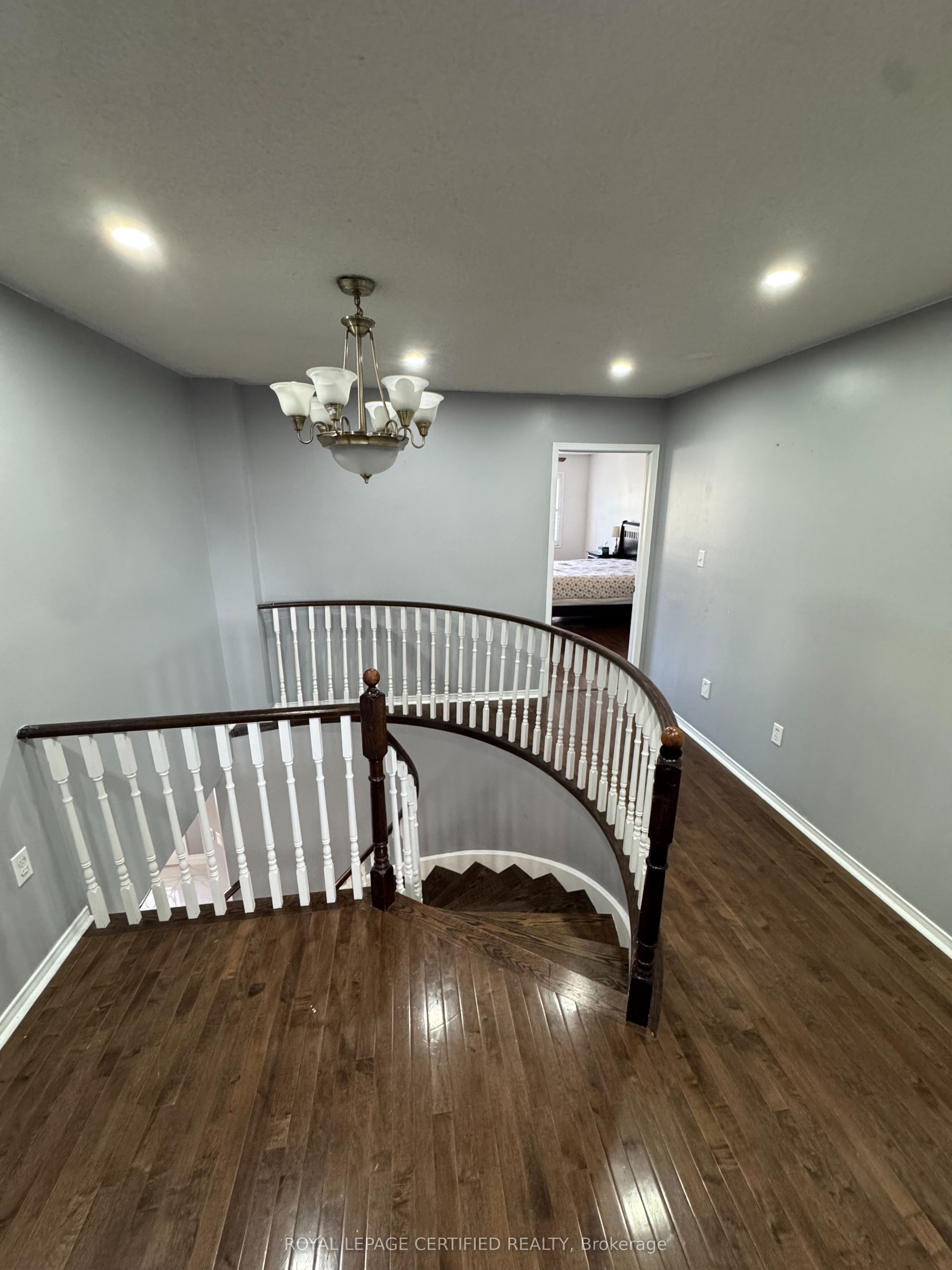 136 Luella Crescent, Brampton, ON L7A 3H8 photo 4