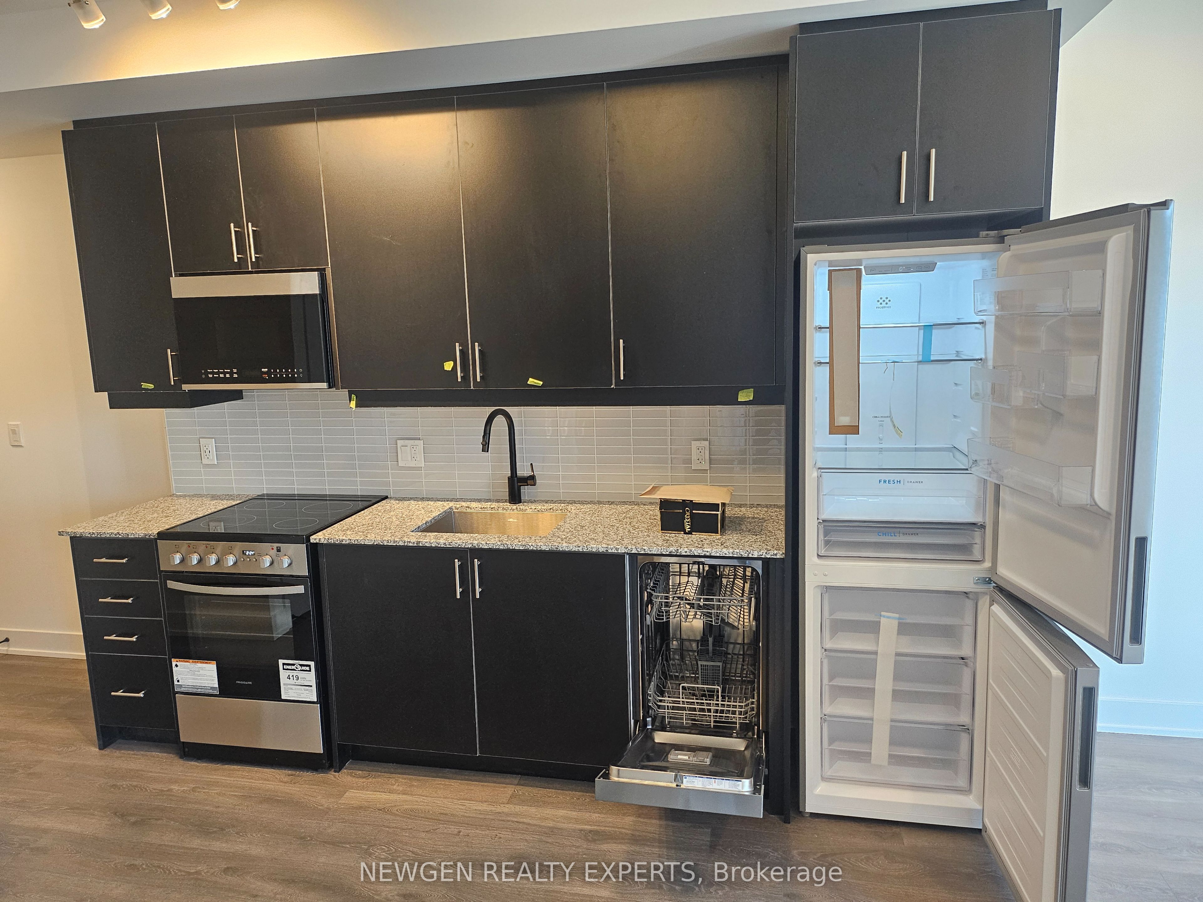 2333 Khalsa Gate 221, Oakville, ON L6M 4J2 photo 4