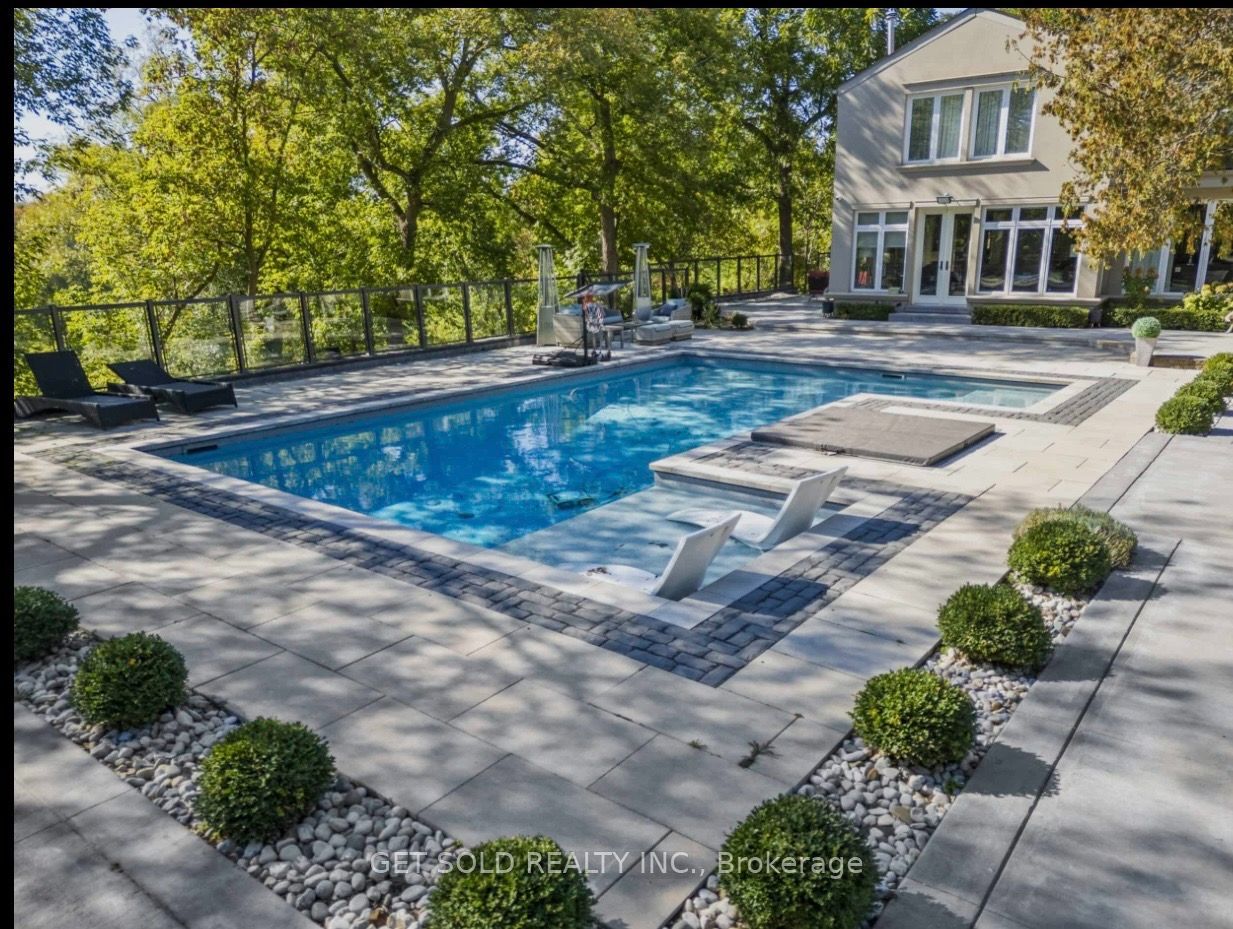 2552 Jarvis Street, Mississauga, ON L5C 2P6 photo 4