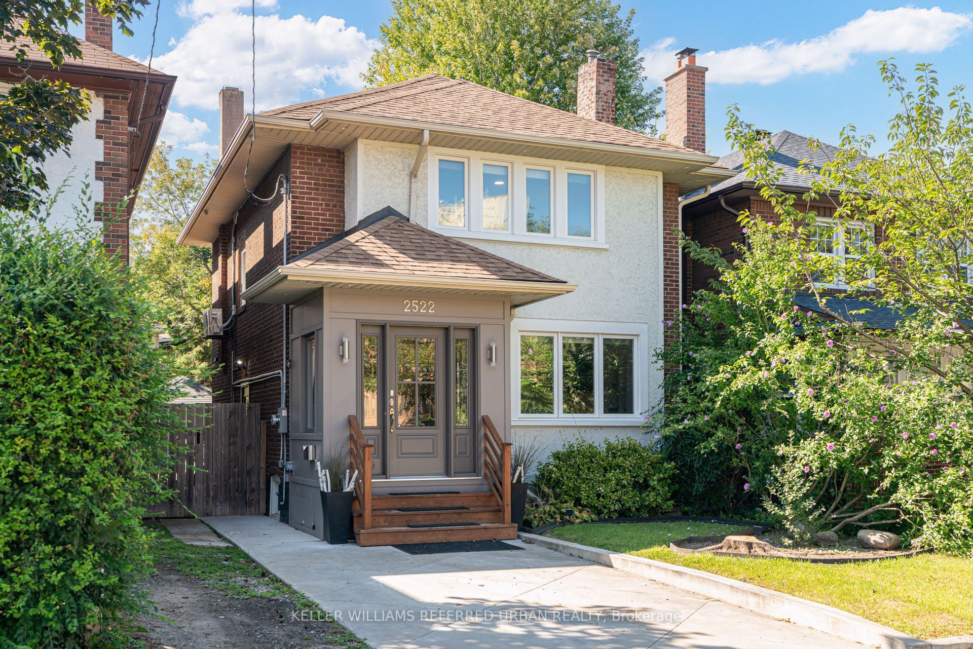 2522 Lake Shore Boulevard W, Toronto, ON M8V 1E1