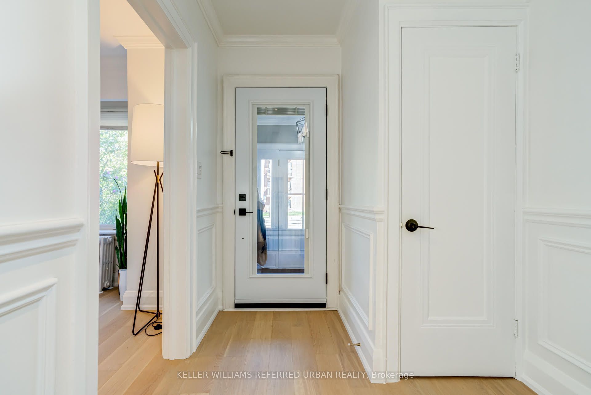 2522 Lake Shore Boulevard W, Toronto, ON M8V 1E1 photo 2