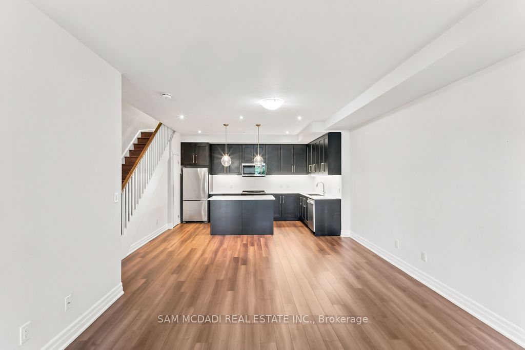 1180 Cawthra Road 102, Mississauga, ON L5G 0A5 photo 4