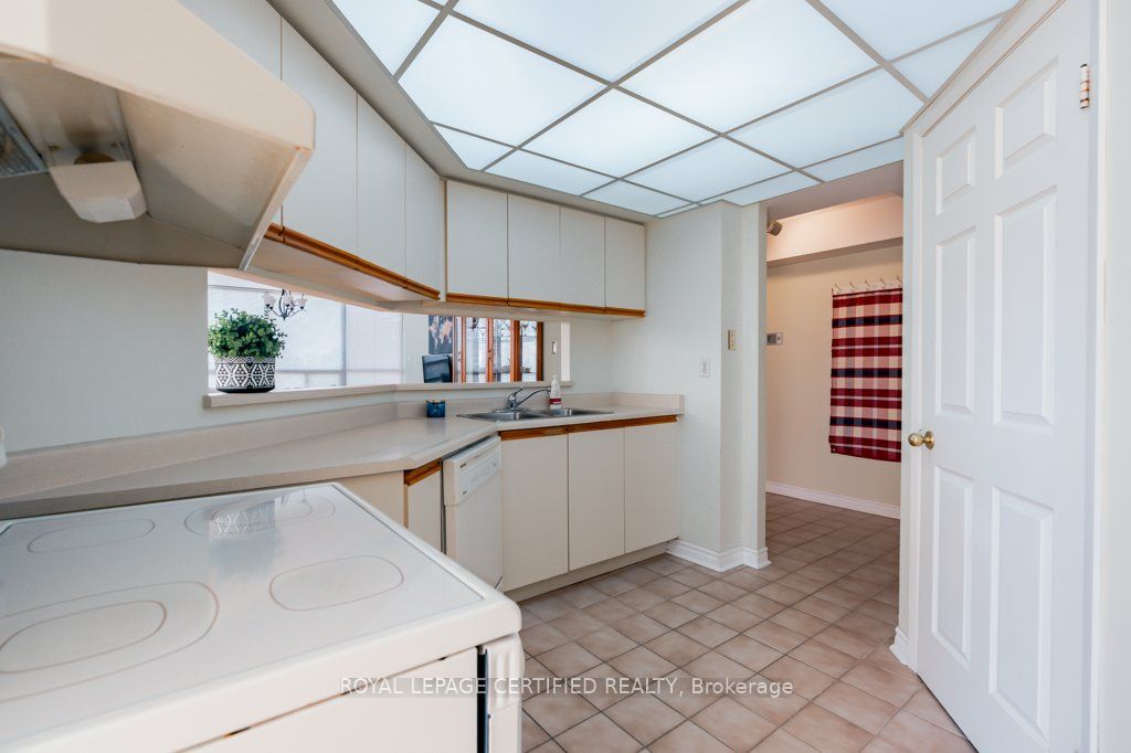 320 Mill Street S 304, Brampton, ON L6Y 3V2 photo 3