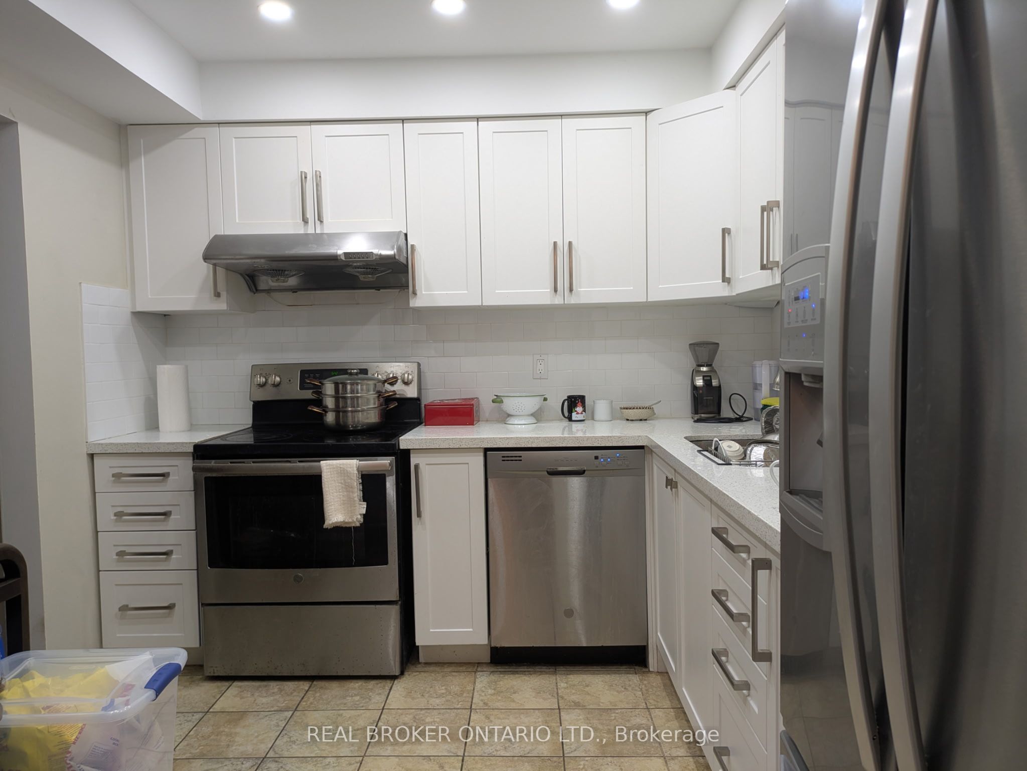 1951 Rathburn Road E 218, Mississauga, ON L4W 2N9 photo 2