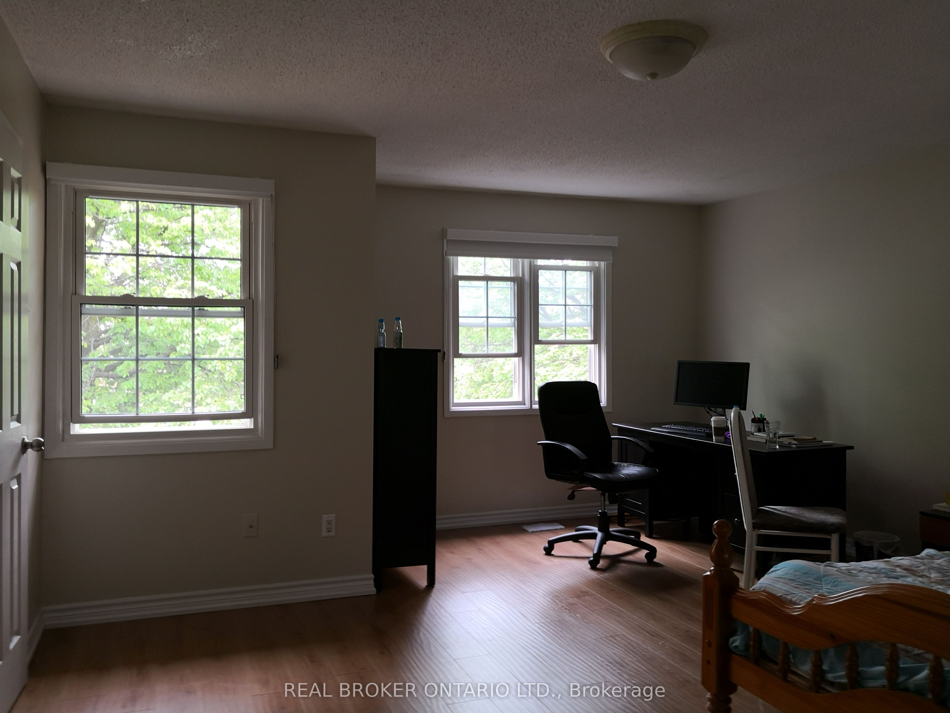 1951 Rathburn Road E 218, Mississauga, ON L4W 2N9 photo 5