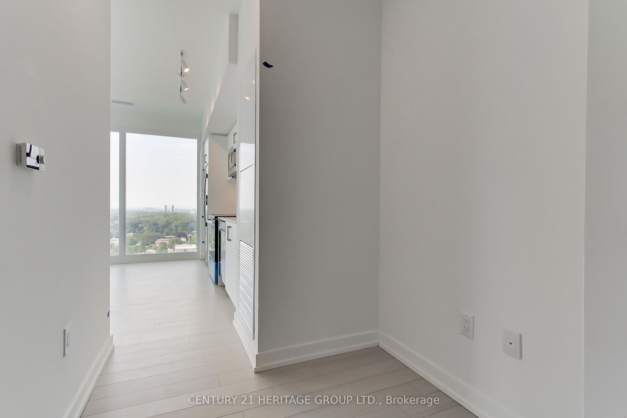 4010 Eglinton Avenue 1819, Toronto, ON M9A 0G5 photo 4