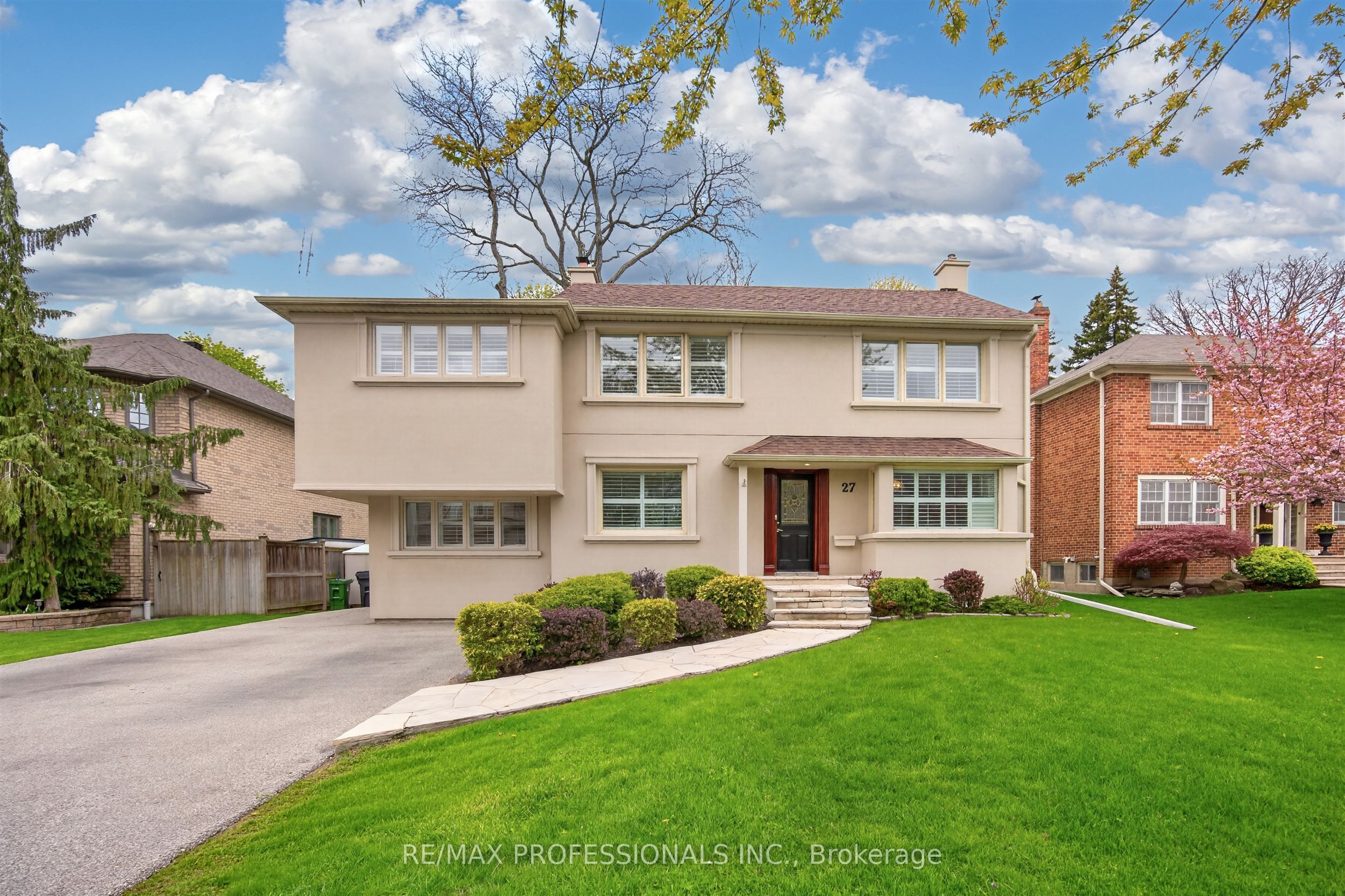 27 Nottingham Drive, Toronto, ON M9A 2W4 photo 2